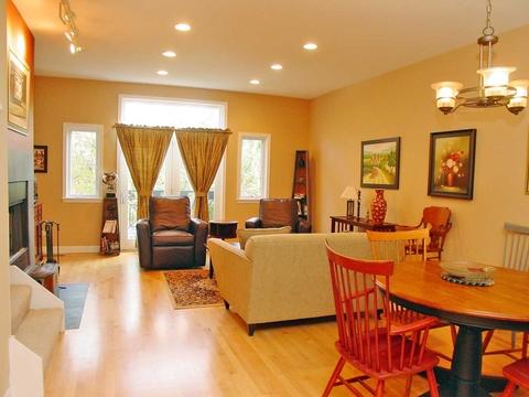 Eclectic Family Room with recessed ceiling lights