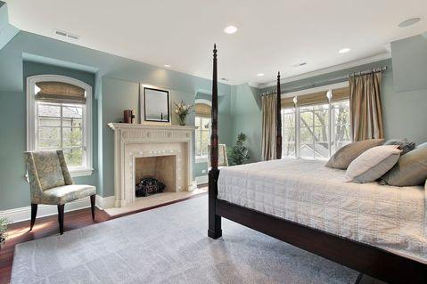 Traditional Bedroom with light and bright tradtional style bedroom