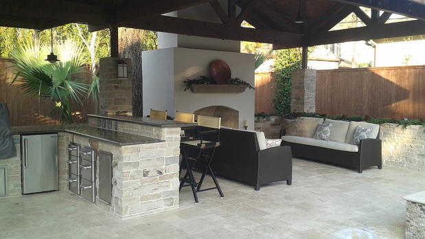 Transitional Outdoor Kitchen with dark wood furniture with ceram upholstered cushions