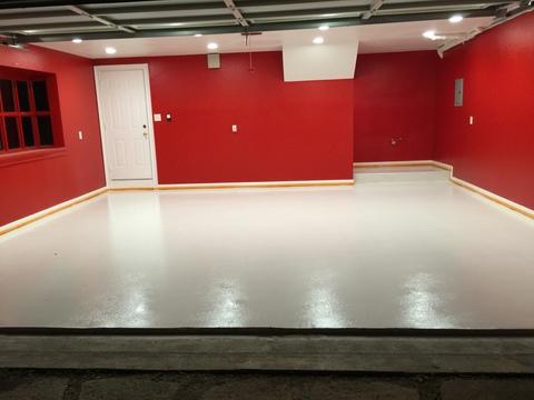 Contemporary Garage with multi-paned window