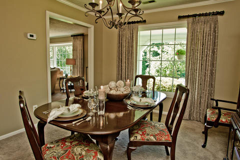 Traditional Dining Room with traditional dining room set