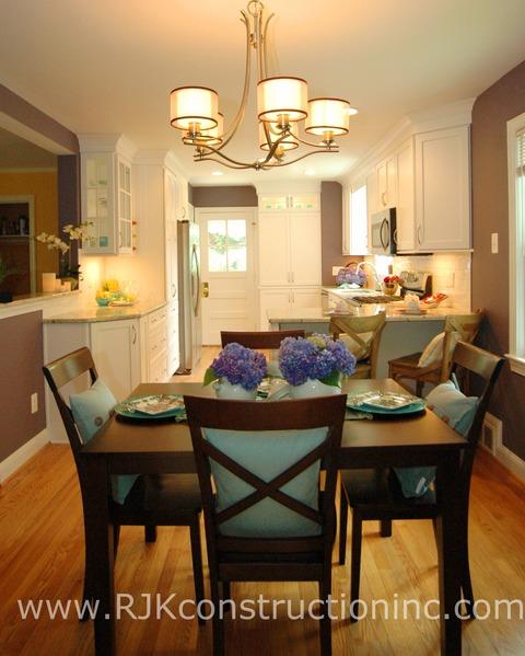 Traditional Dining Room with under cabinet lighting