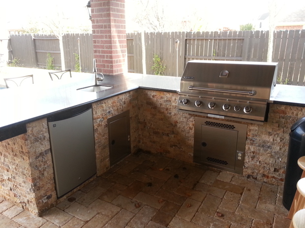 French Country Outdoor Kitchen in Missouri City - covered ...