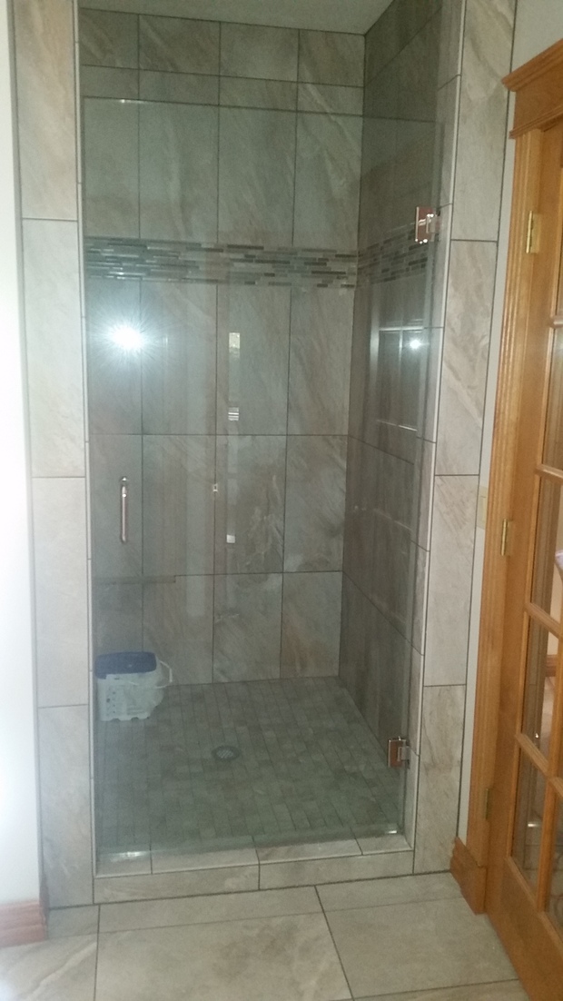 Transitional Bathroom In Mountain Home Porcelain Tile