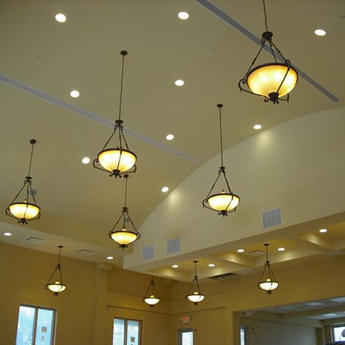 CFL Bulbs in Ceiling Lamps to Help Keep Rooms Cool