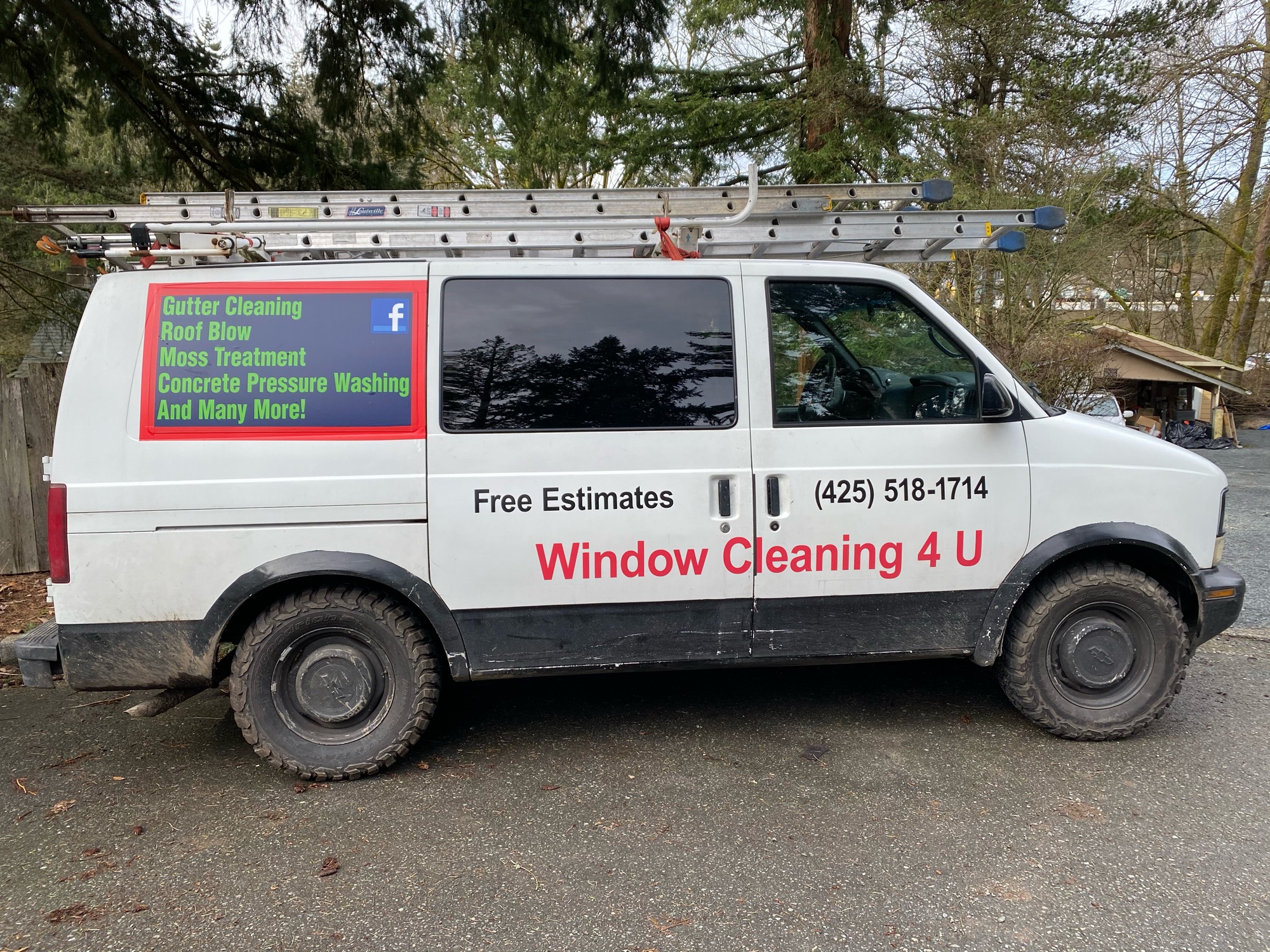 Window Cleaning 4 U, LLC Logo