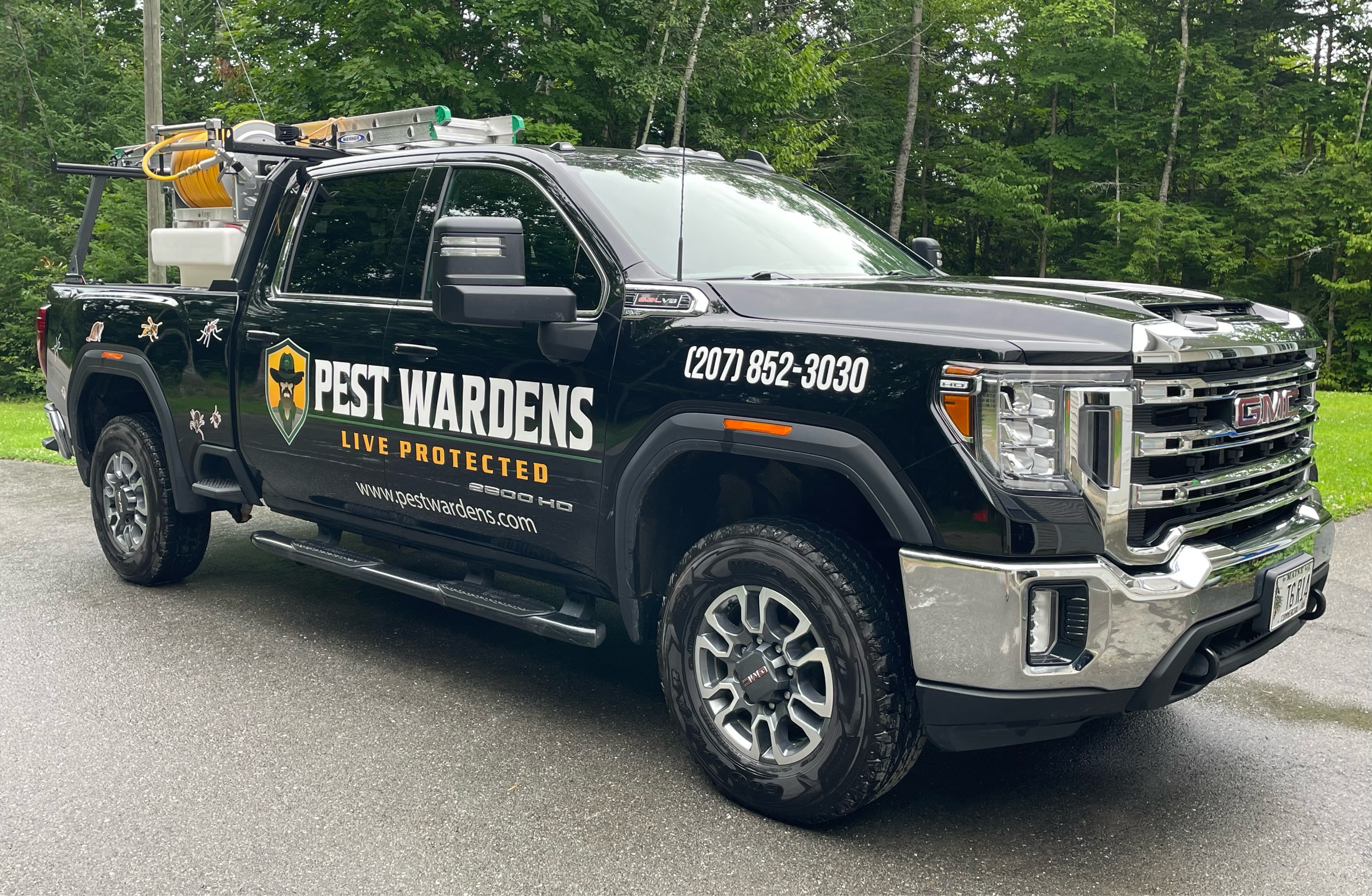 Pest Wardens Logo