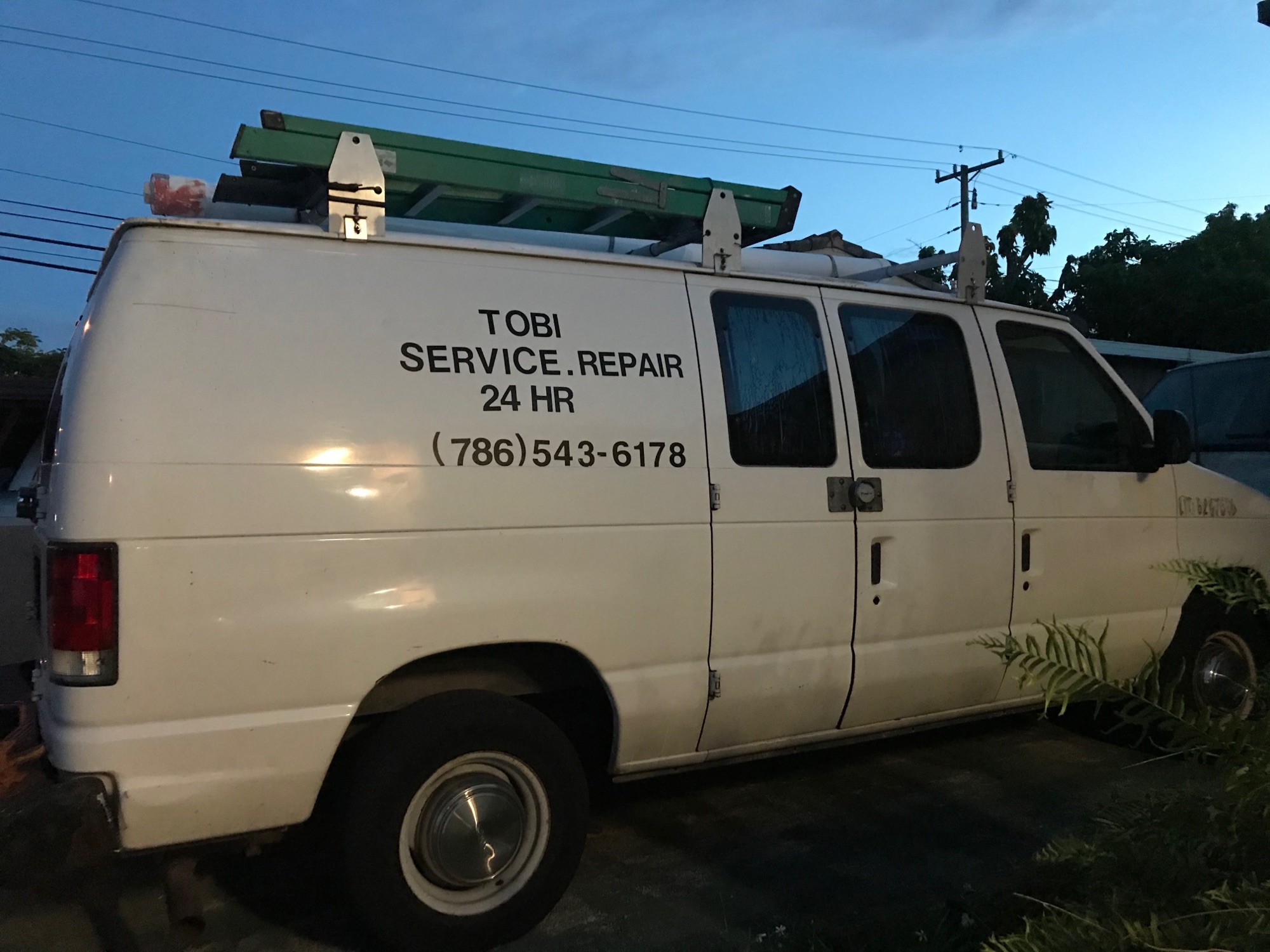 Tobi Repair Corp Logo