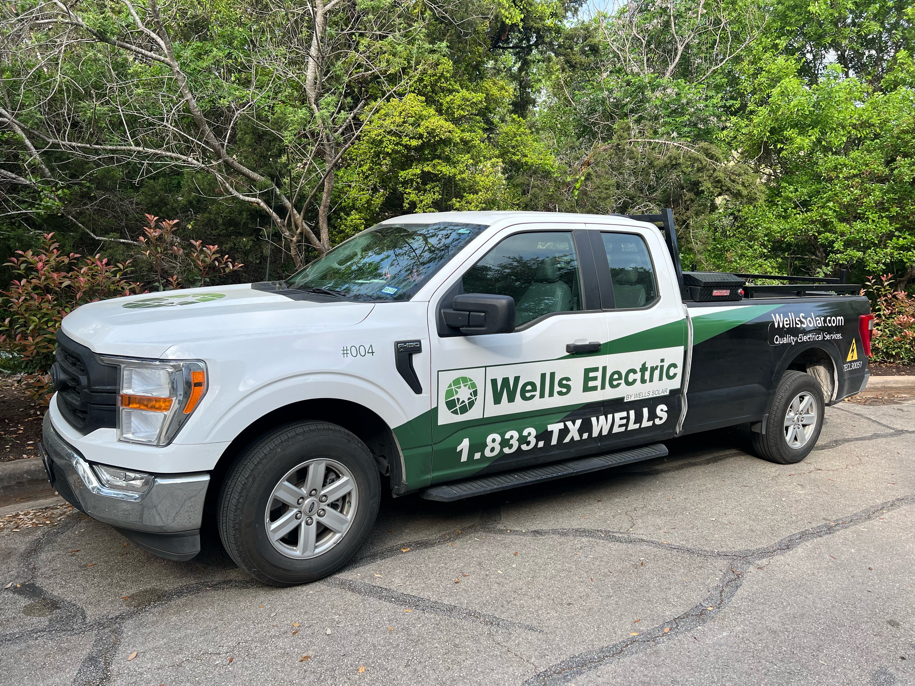 Wells Solar & Electrical Services Logo