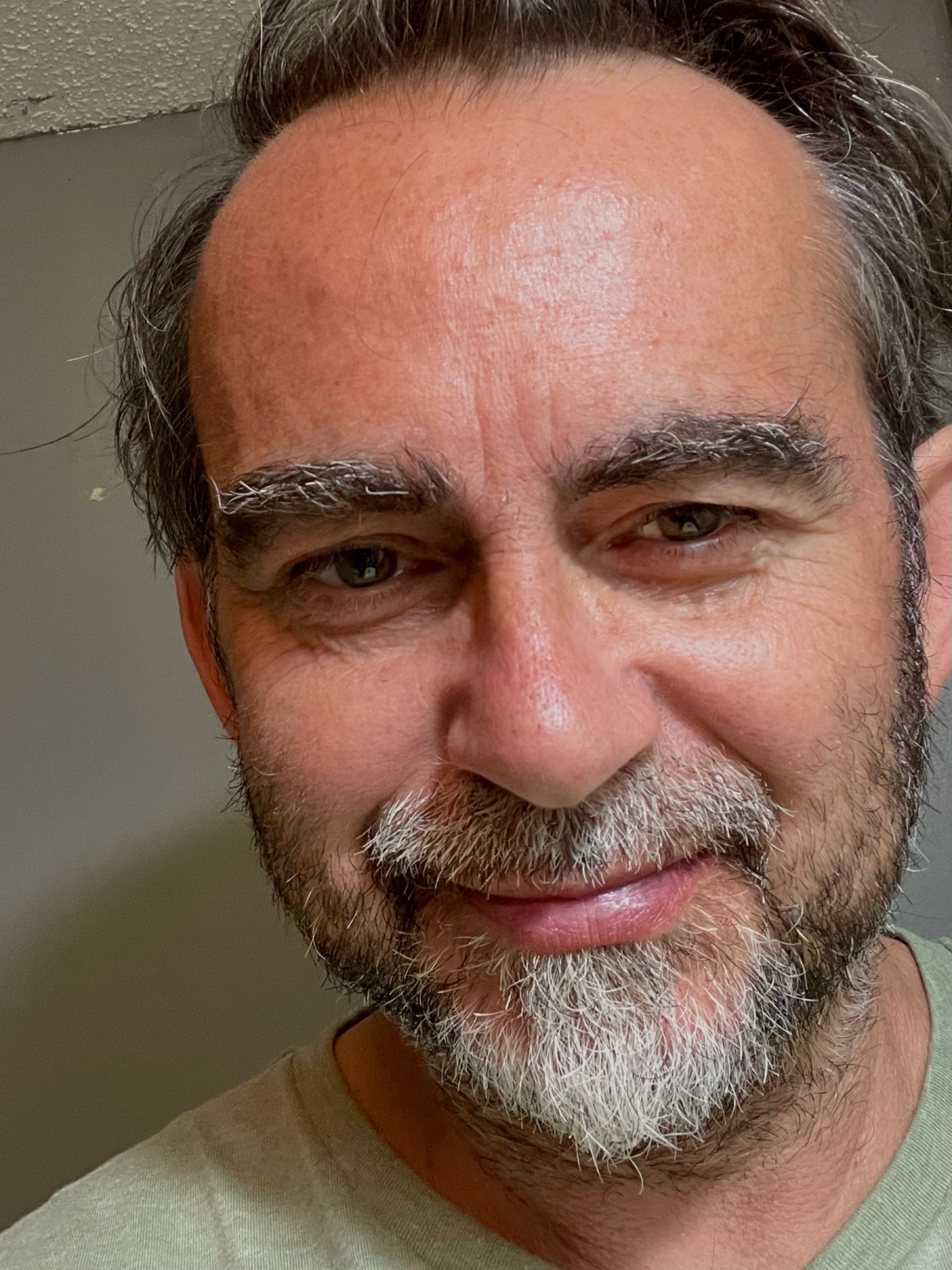 Tomek Home Improvement Logo