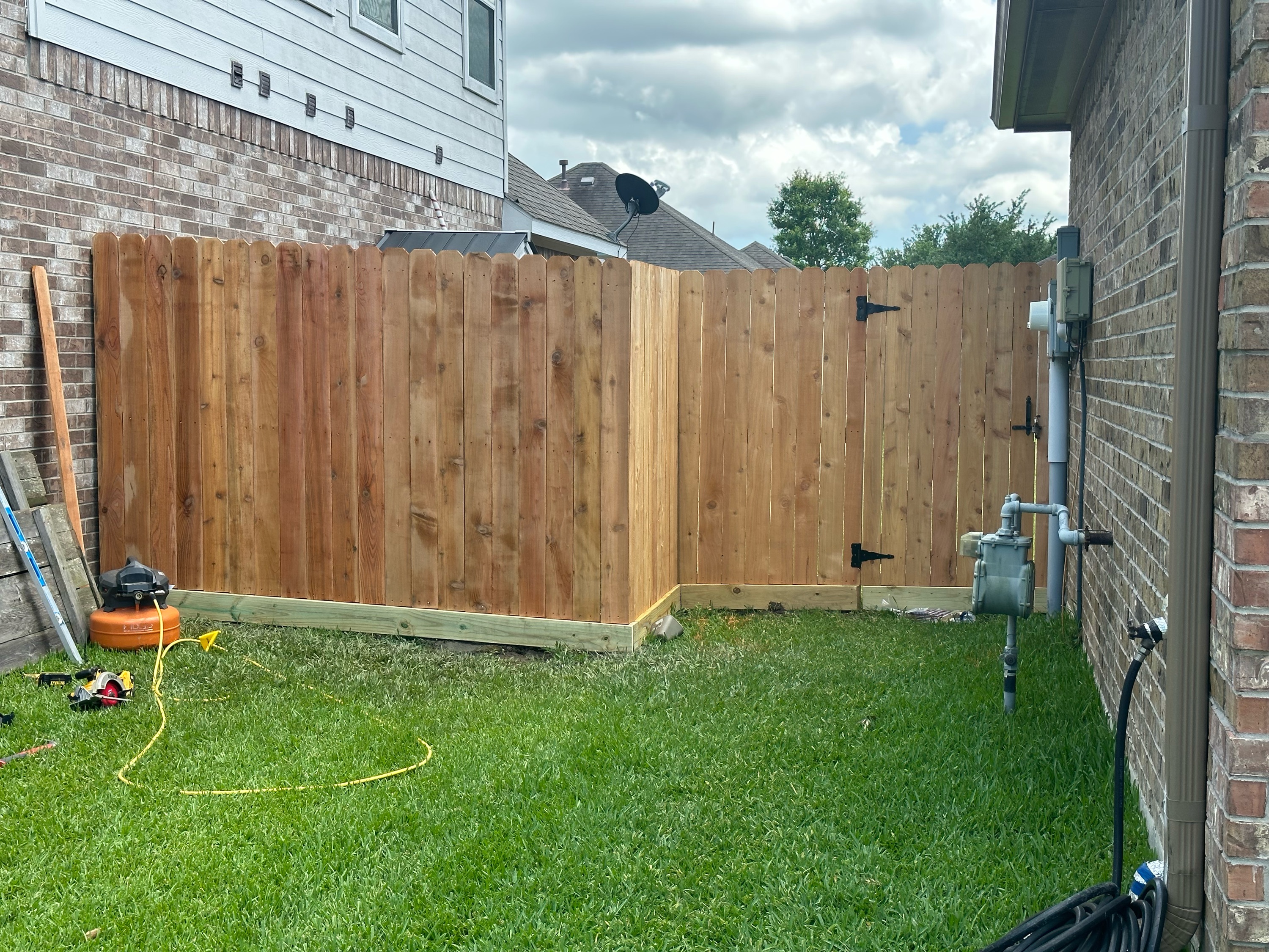 Costilla Multiservices Logo