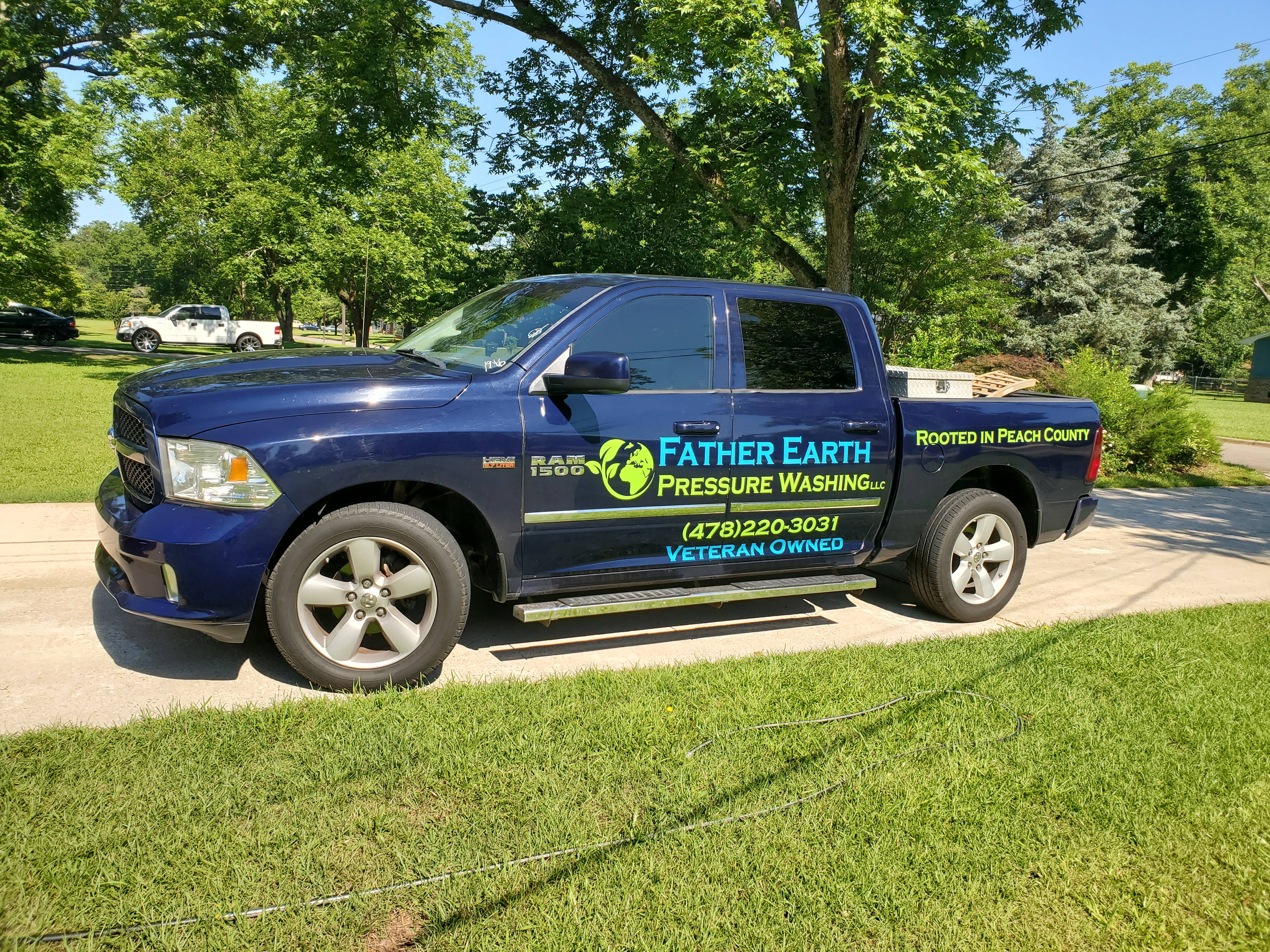 Father Earth Pressure Washing, LLC Logo