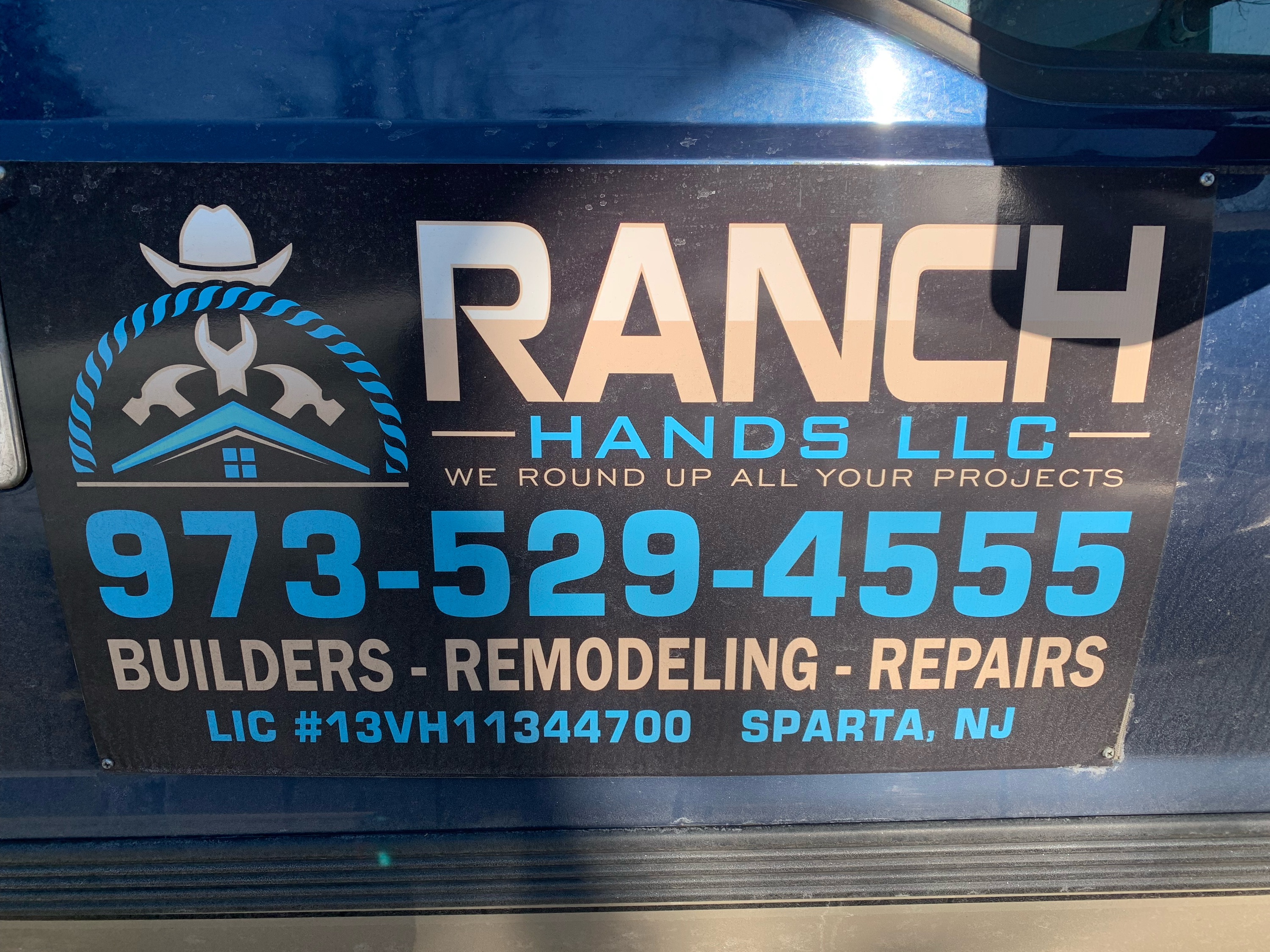 Ranch Hands, LLC Logo