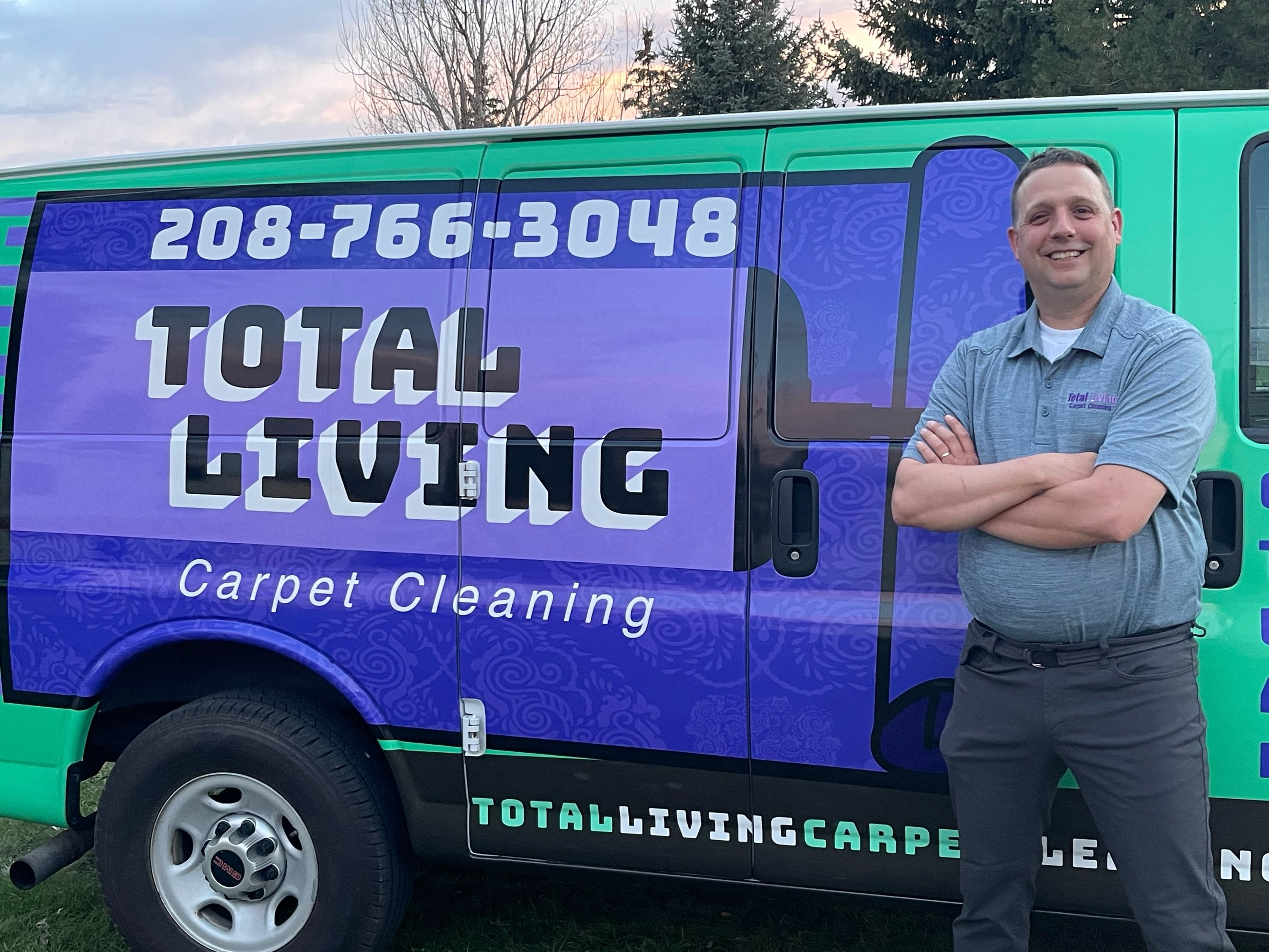 Total Living Carpet Cleaning, LLC Logo