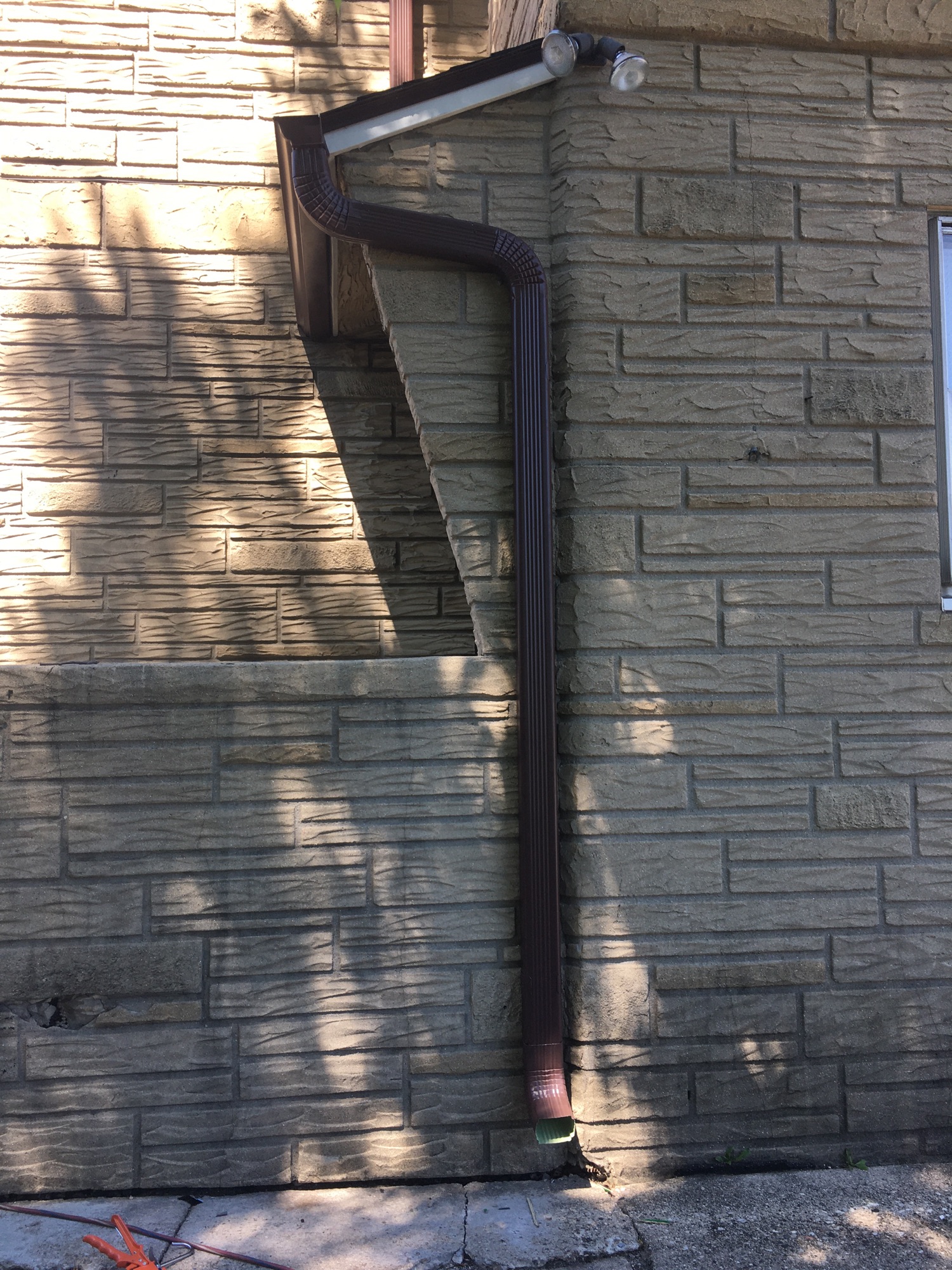 P.E.R. Gutters Logo