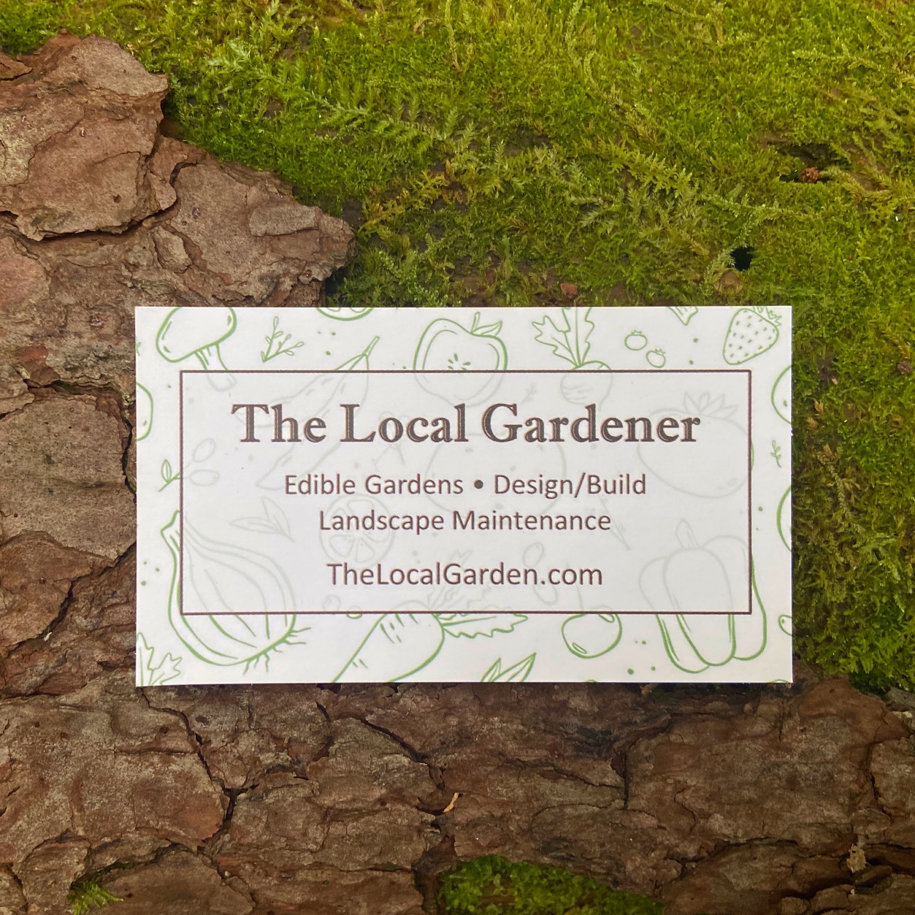 The Local Gardener, LLC Logo