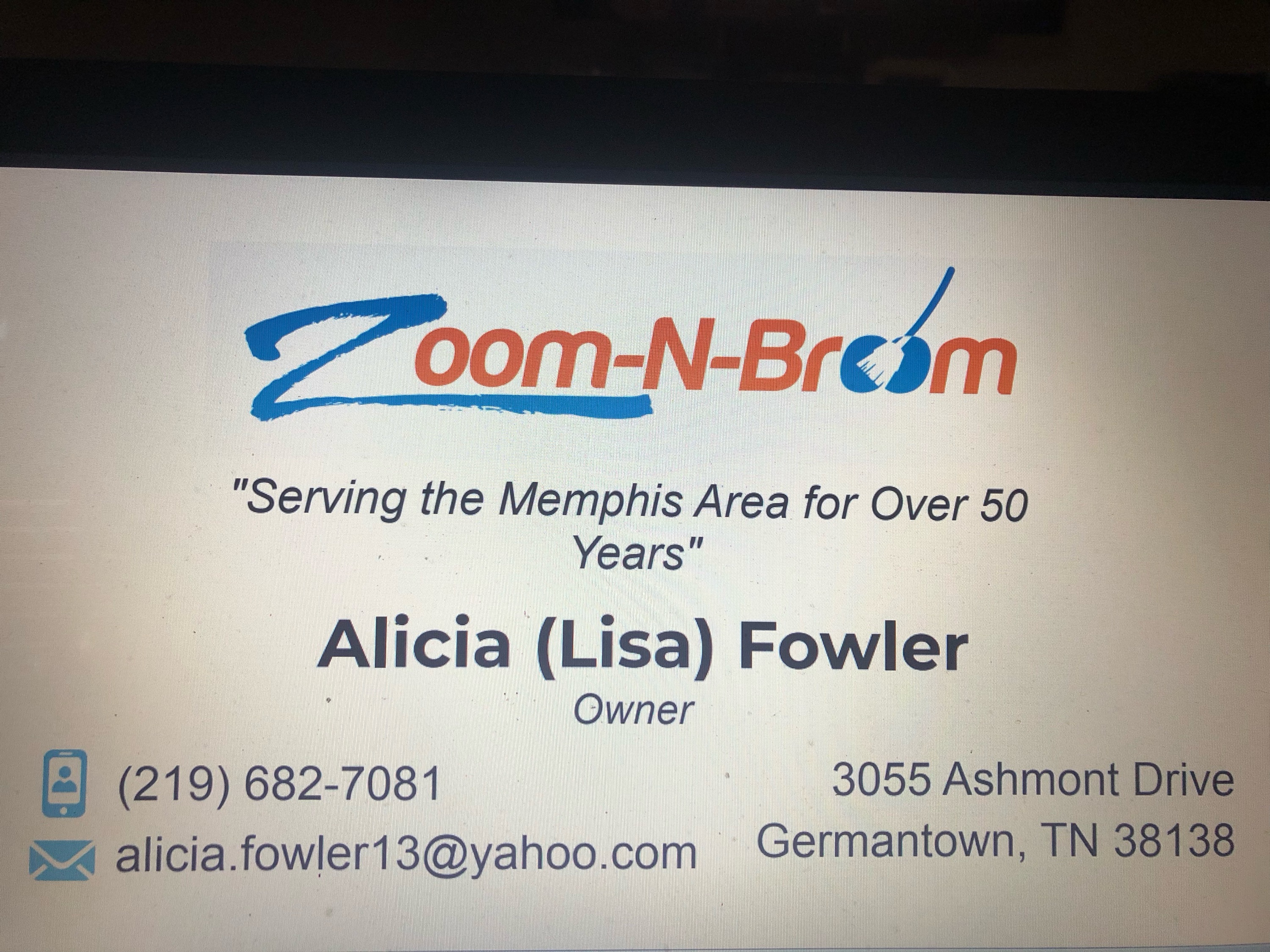 Zoom-N-Broom LLC Logo