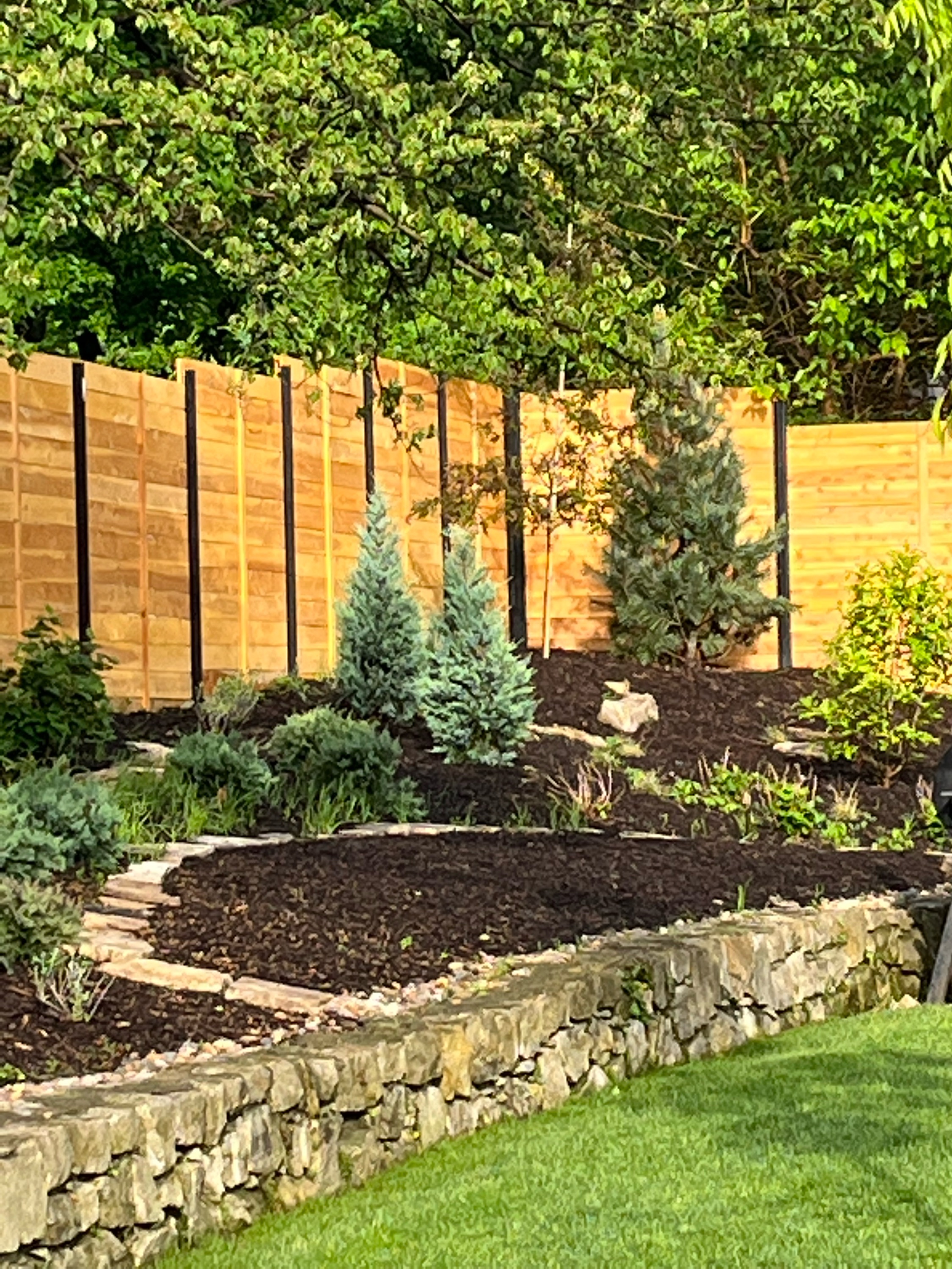 Heartland Fence & Concrete Company, LLC Logo