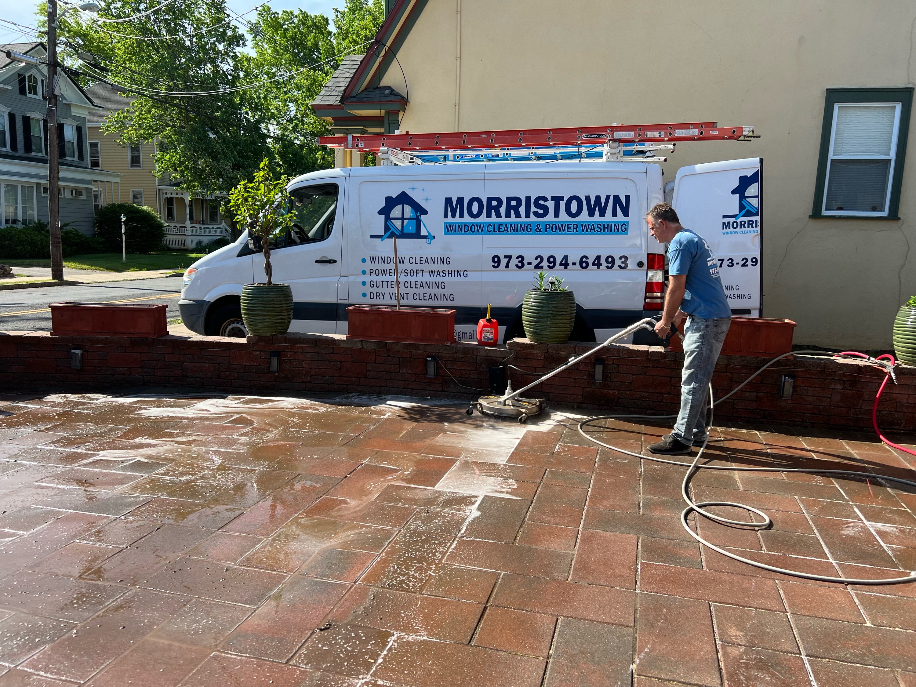 Morristown Window Cleaning & Power Washing Logo