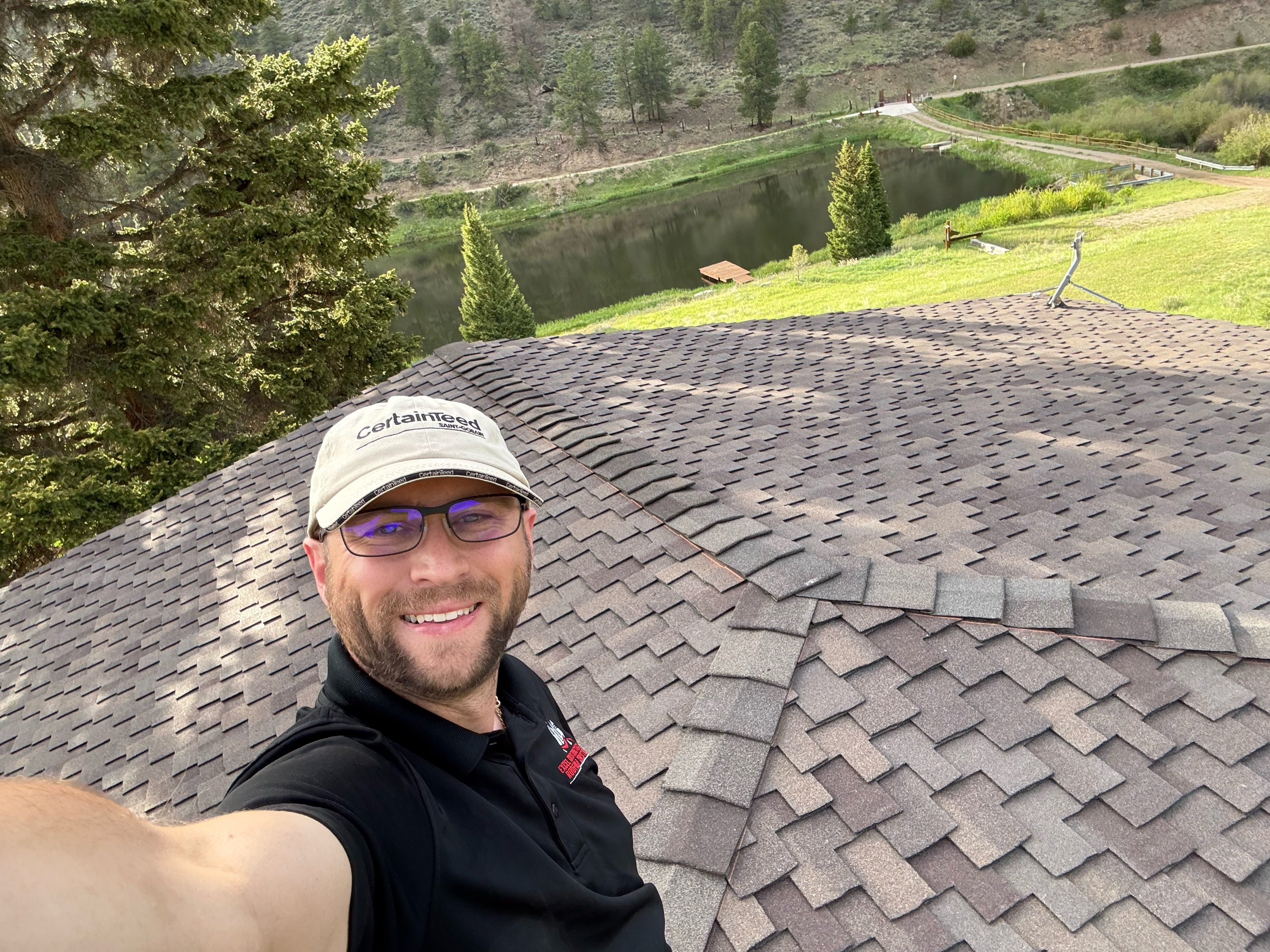 Boutin Roofing Logo