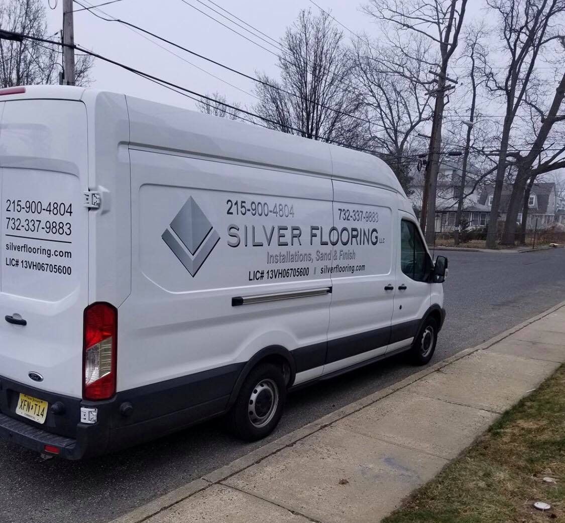 Silver Flooring, LLC Logo