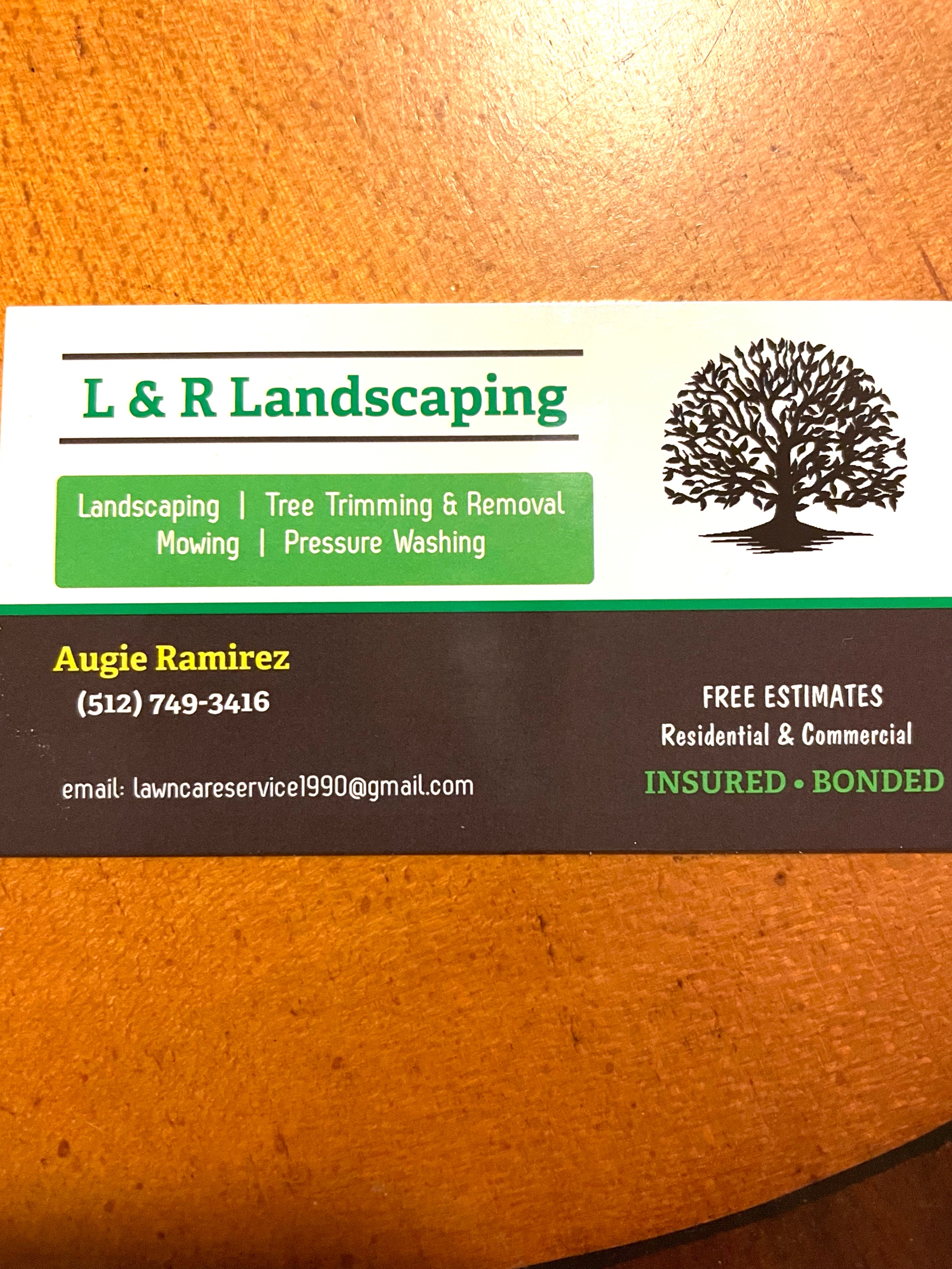 L & R Landscaping Logo