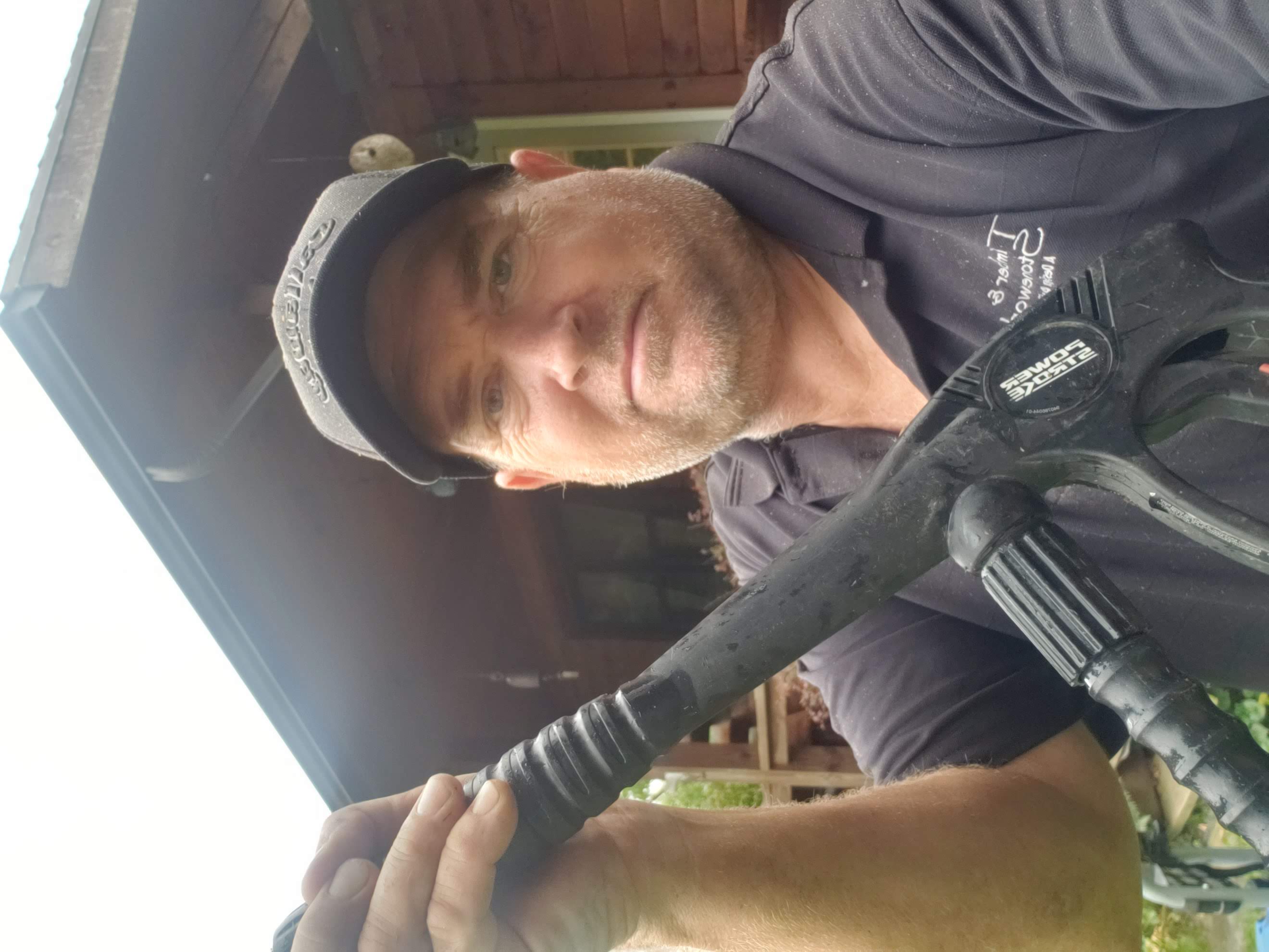 Glenn's Handyman Service Logo