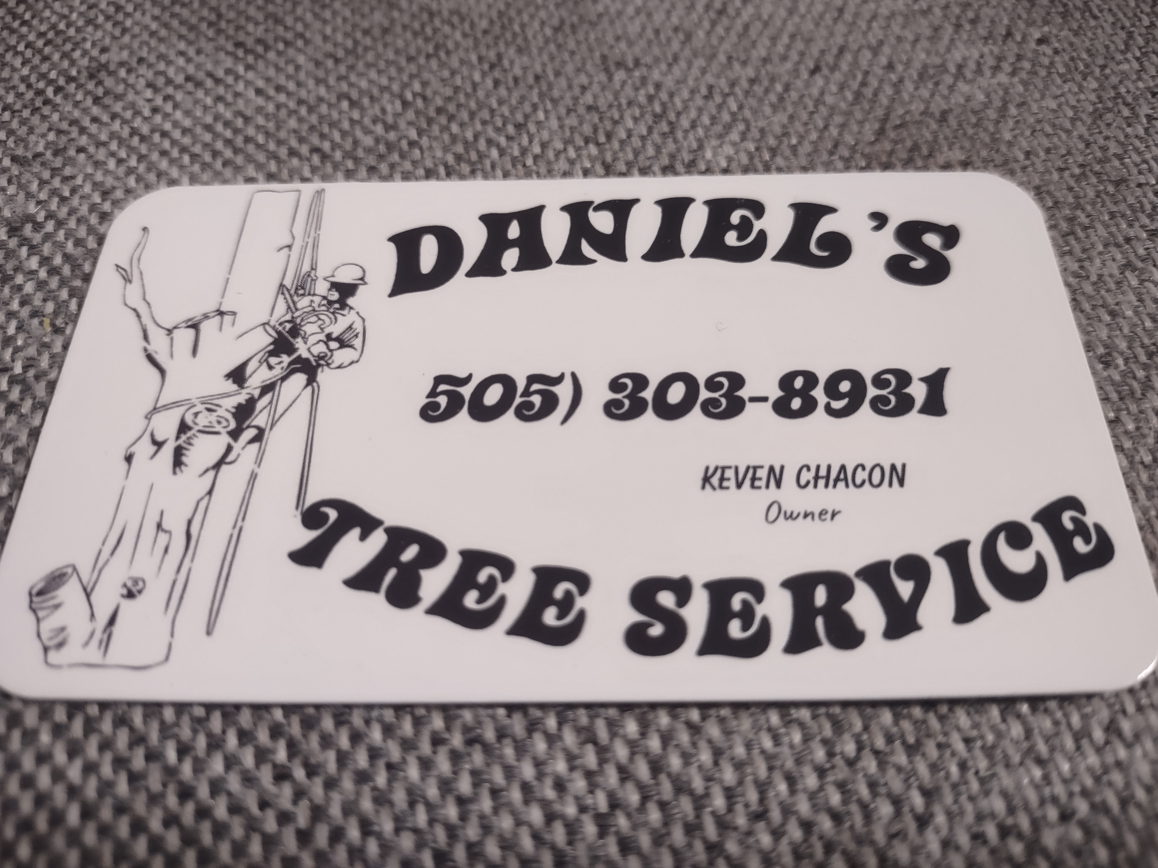 Daniel's Tree Service Logo