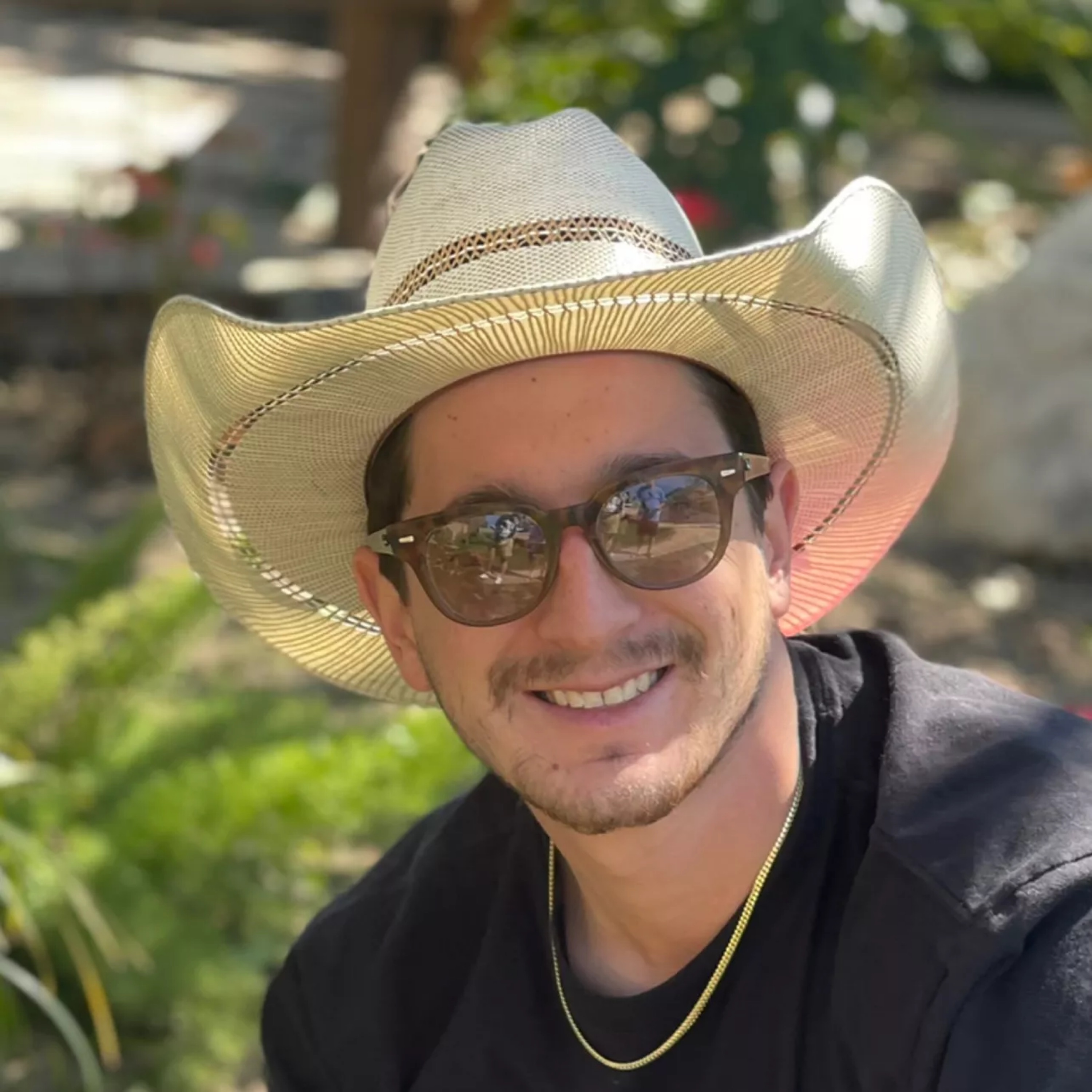 Nicholas Estrada - Unlicensed Contractor Logo