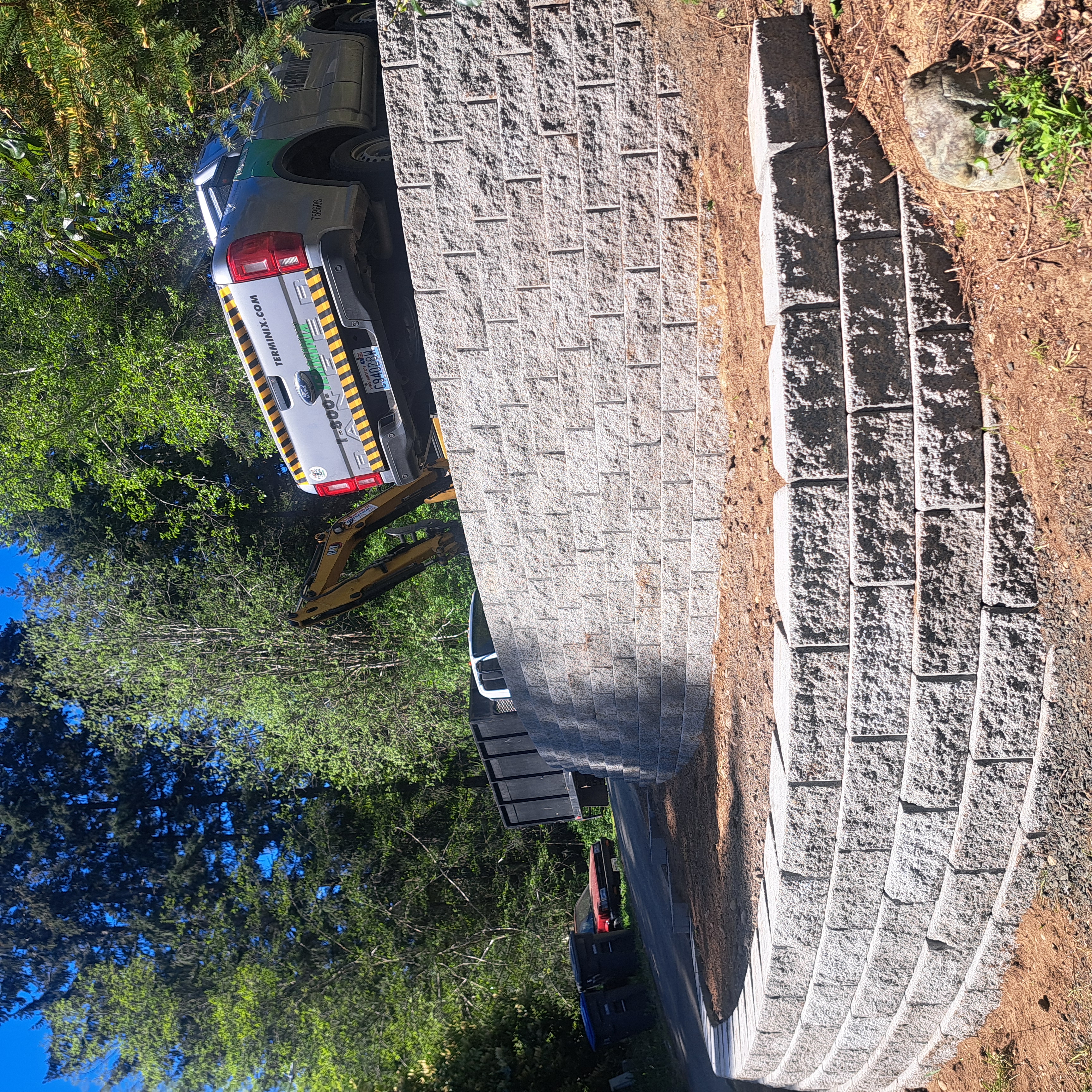 Rolando Landscaping Logo