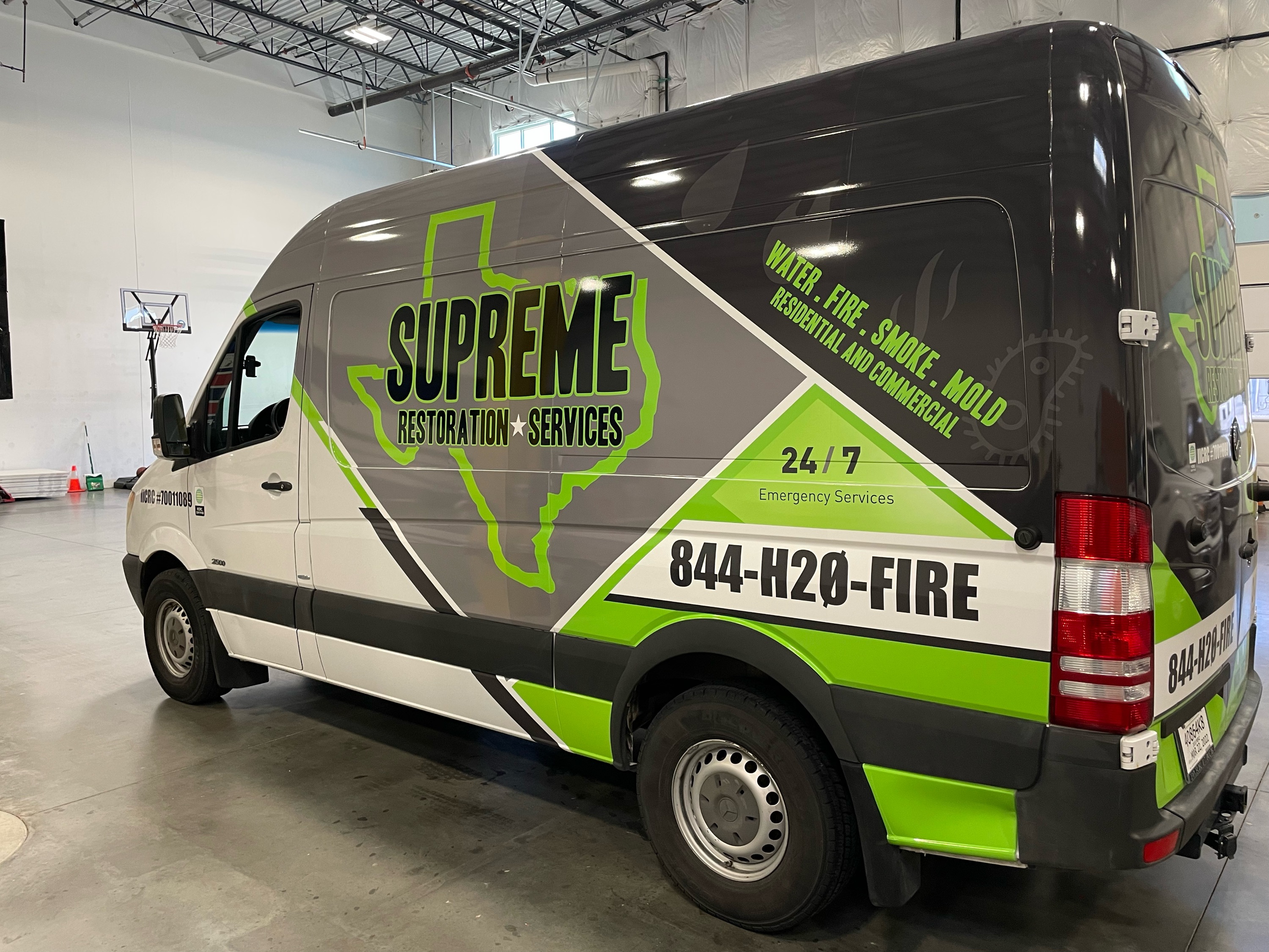 Supreme Restoration Services Logo