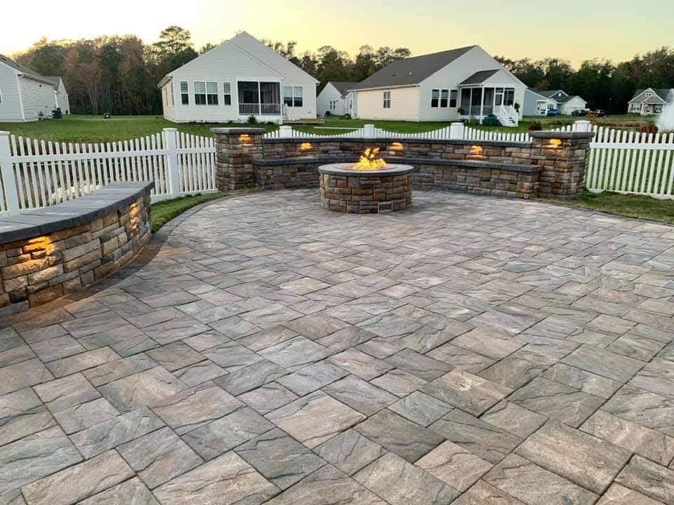 Delta Pavers, LLC Logo