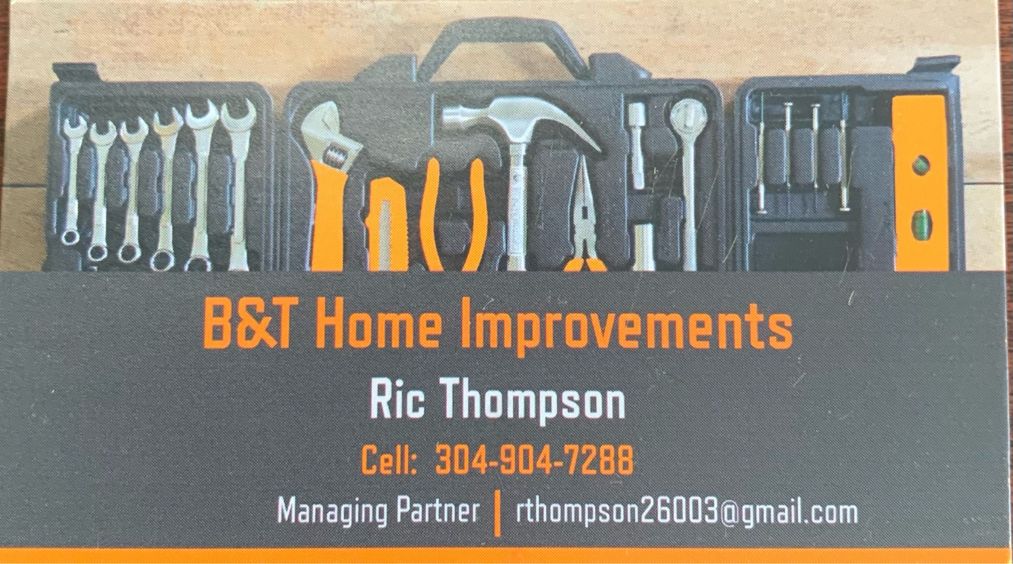 B&T Home Improvements Logo