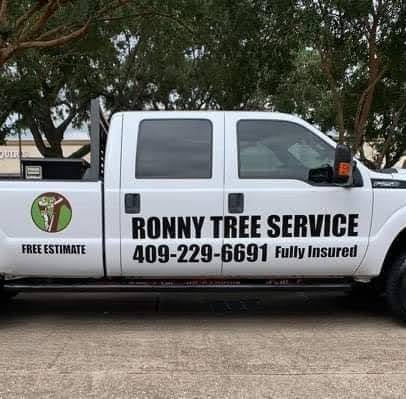 Ronny Tree Service Logo
