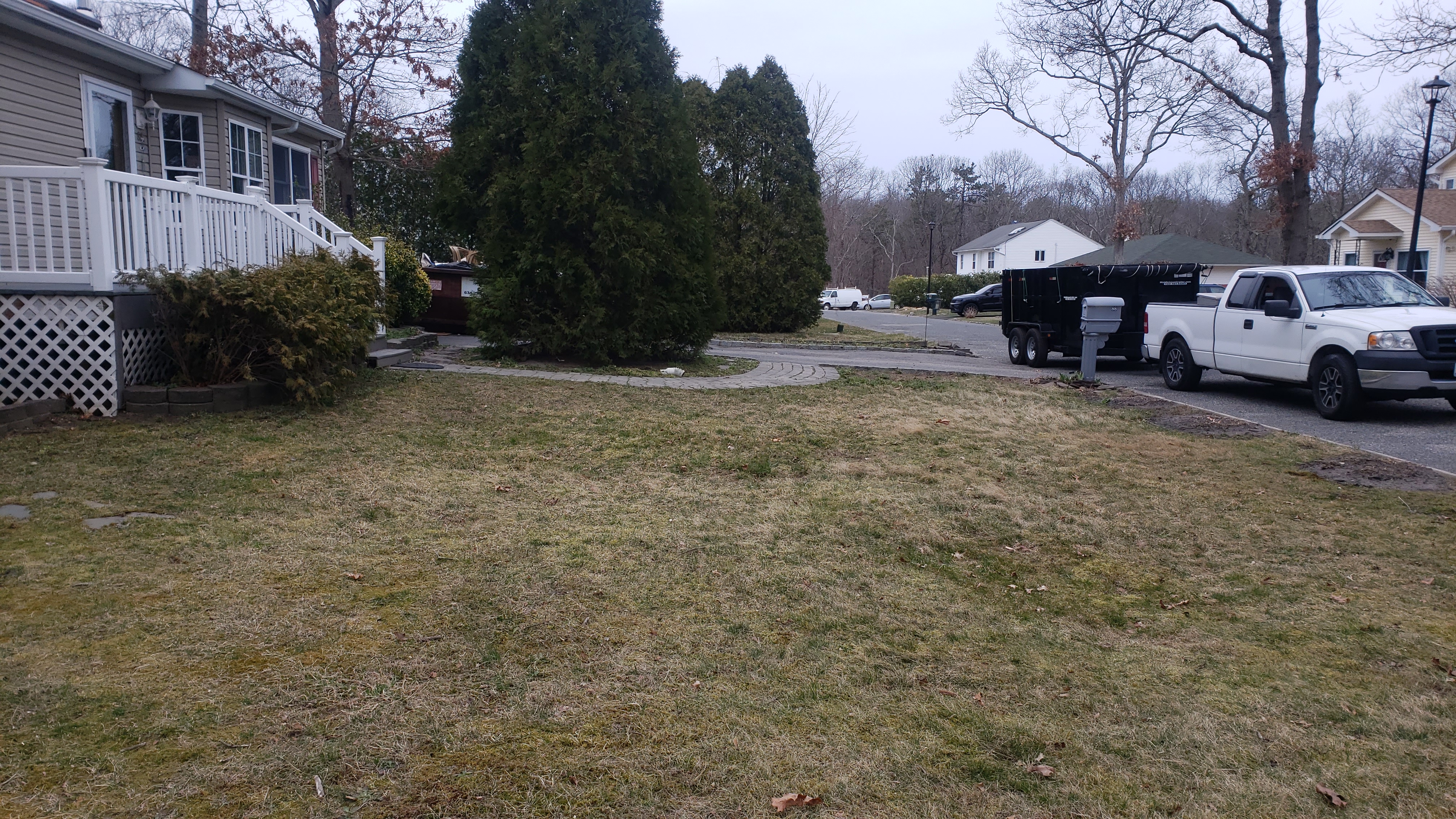 Bayron Landscaping LLC Logo