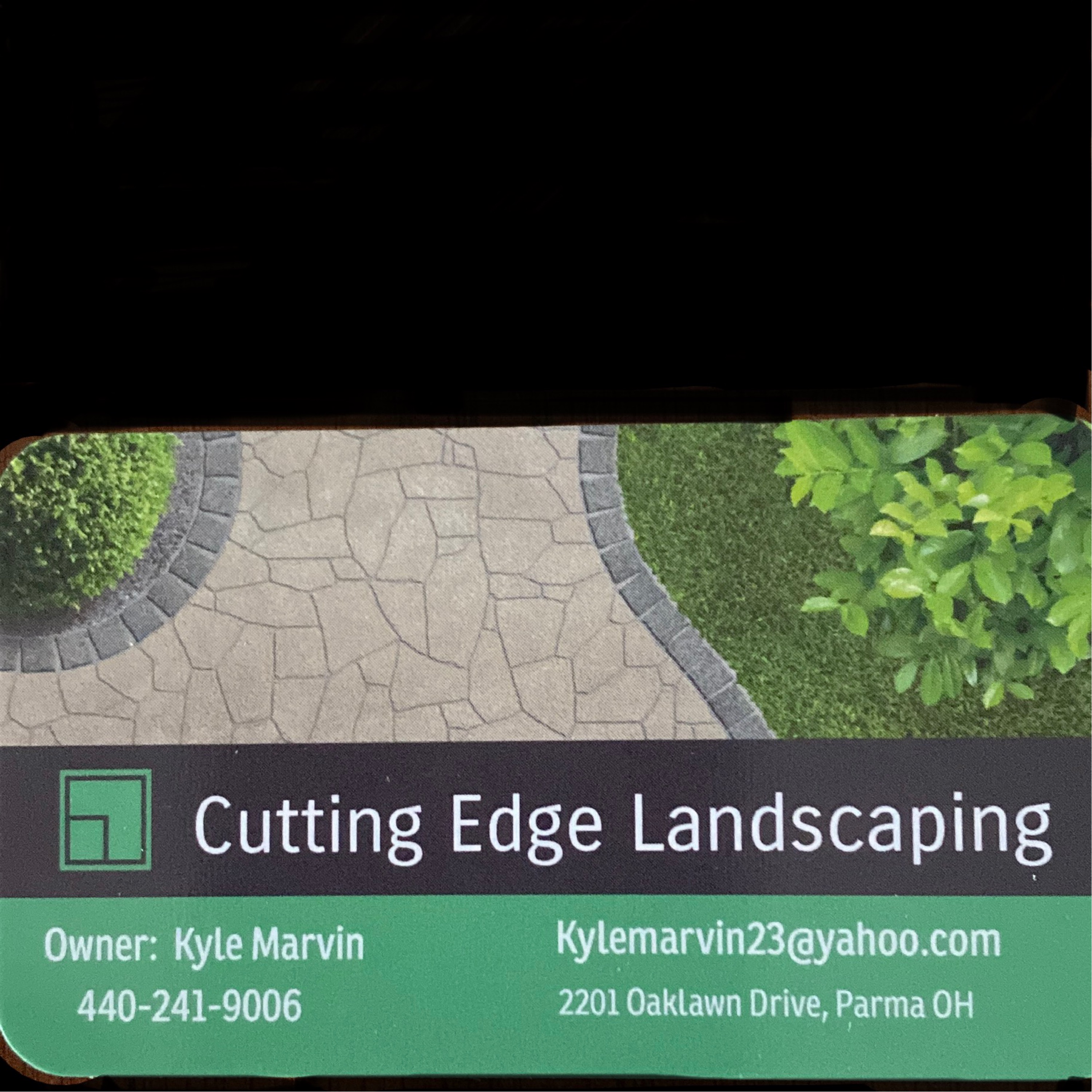 Cutting Edge Landscapers, LLC Logo