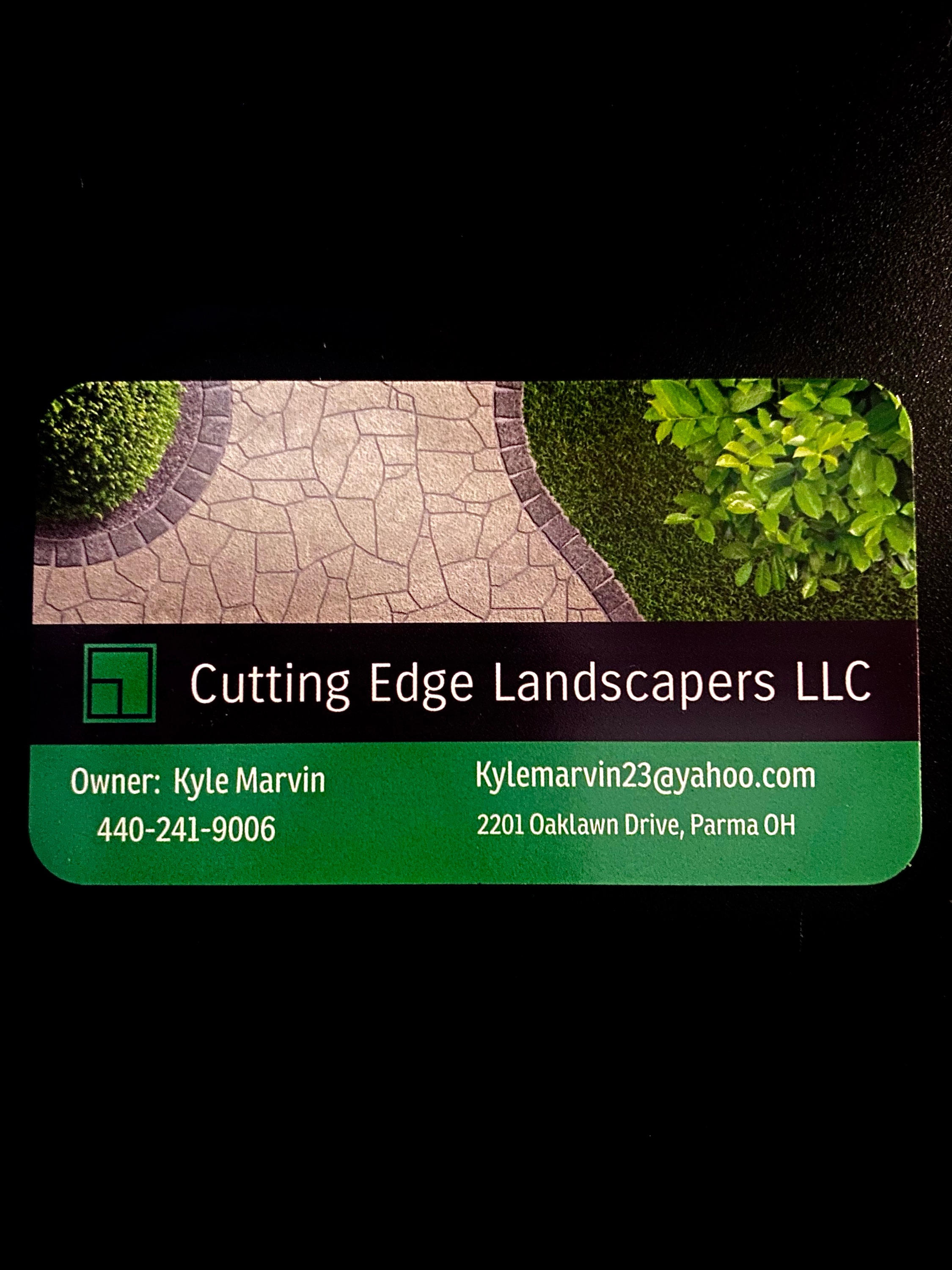 Cutting Edge Landscapers, LLC Logo