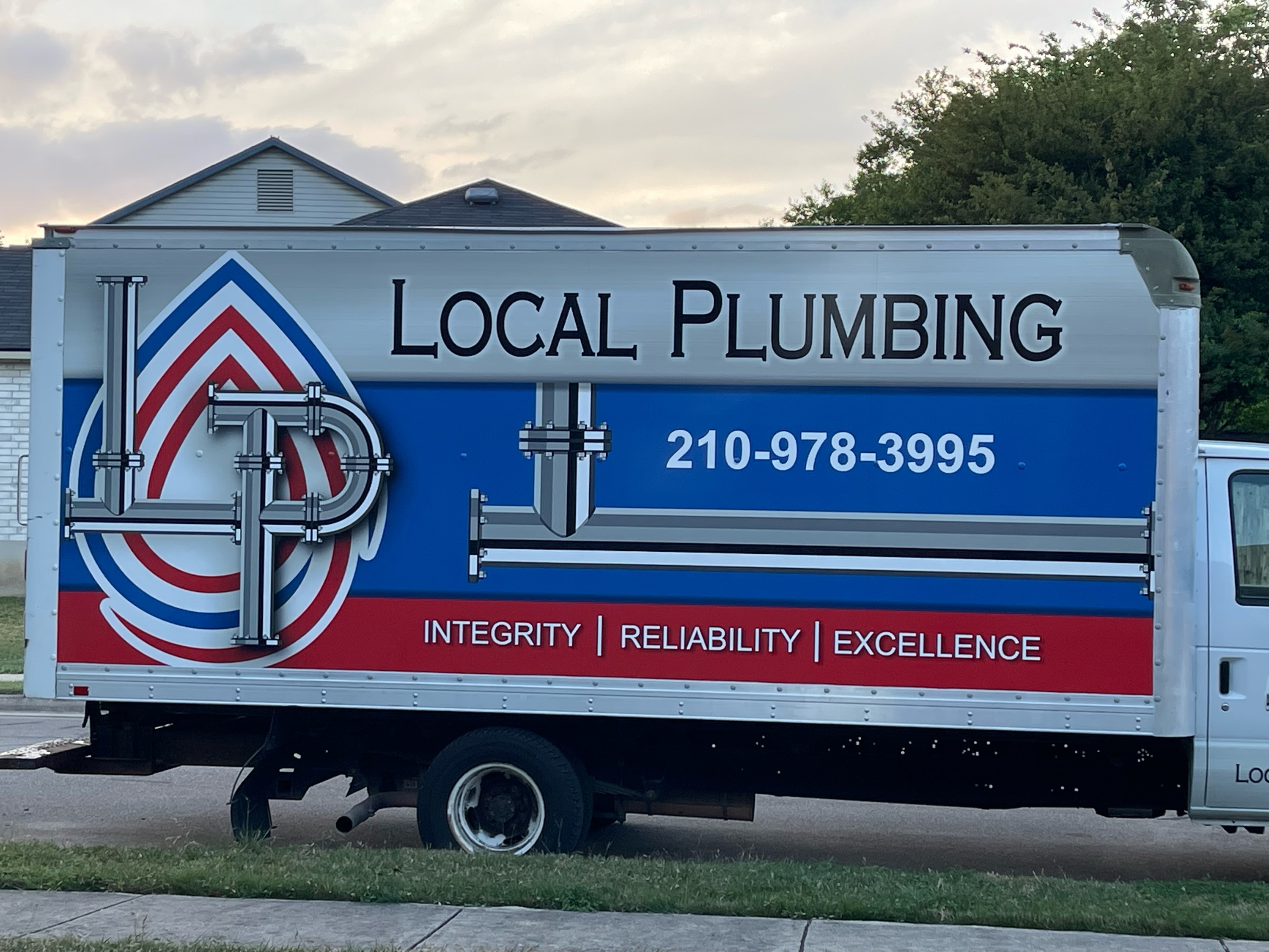 Local Plumbing, LLC Logo