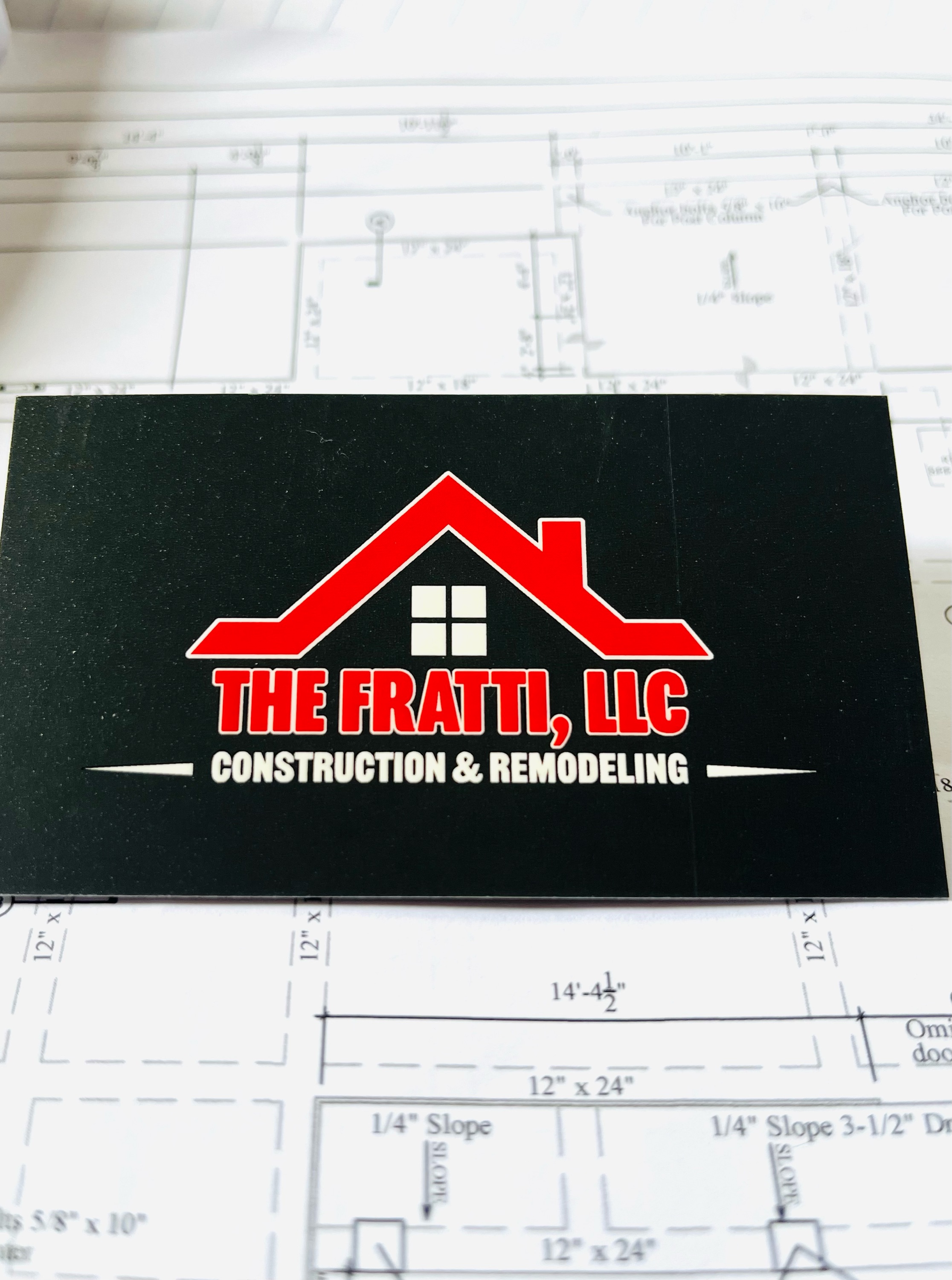 Saavedra Construction Logo