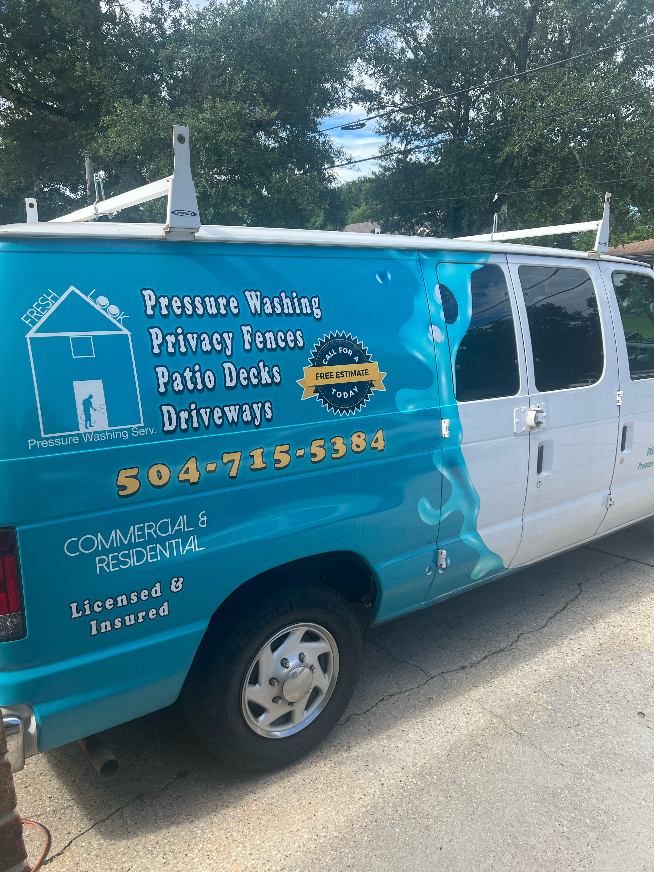 Fresh Look Pressure Washing Logo