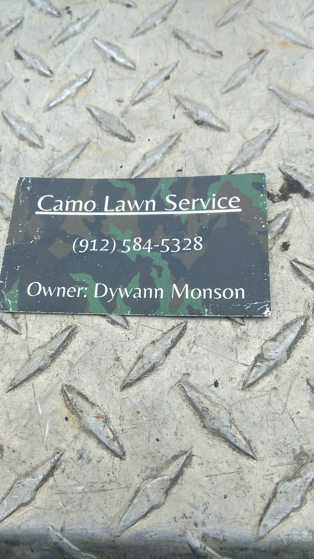 Camo Lawn Service Logo