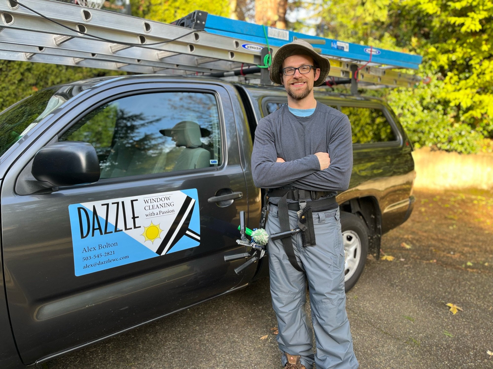Dazzle Window Cleaning Logo