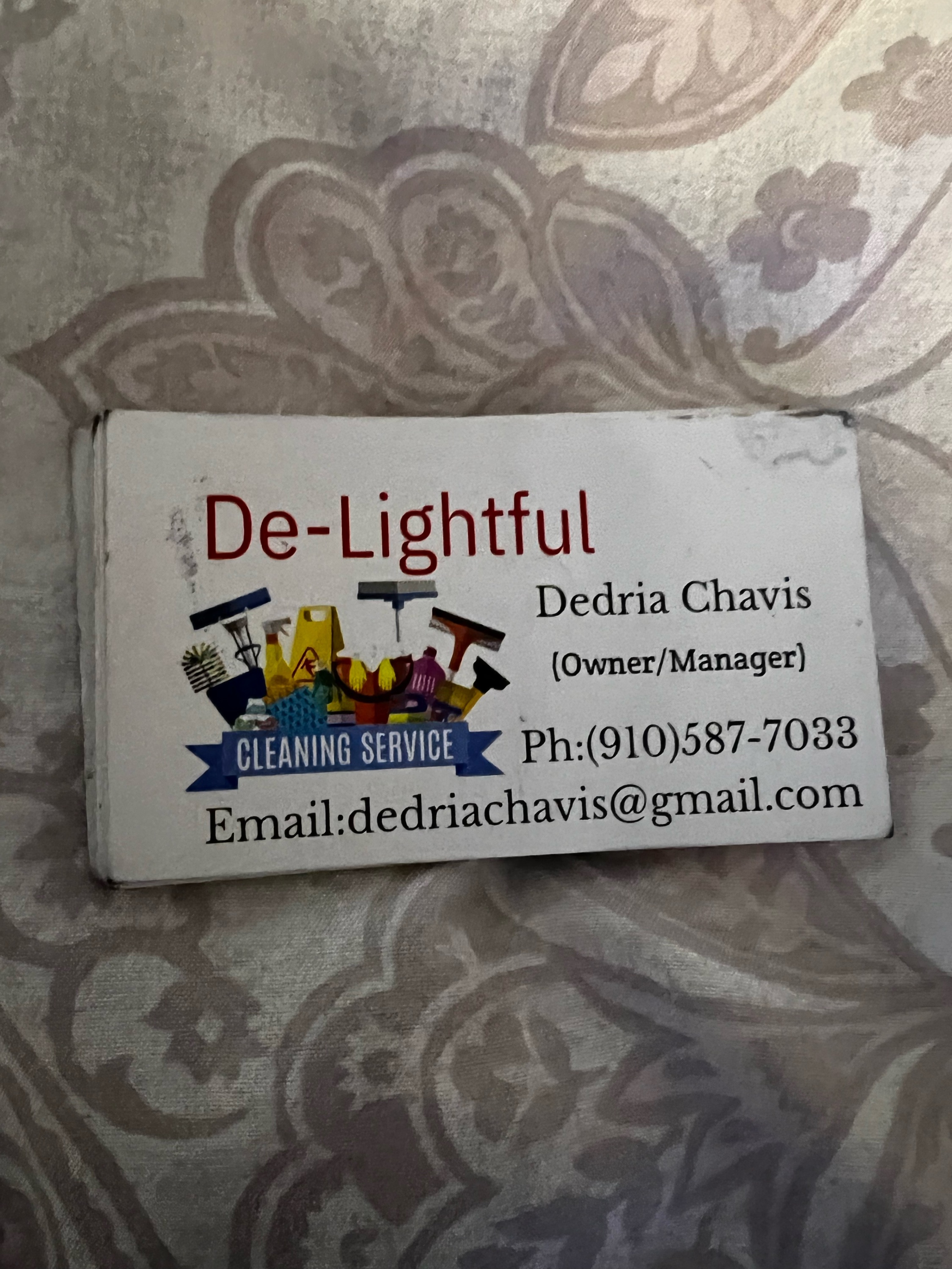 De-Lightful Cleaning Service LLC Logo