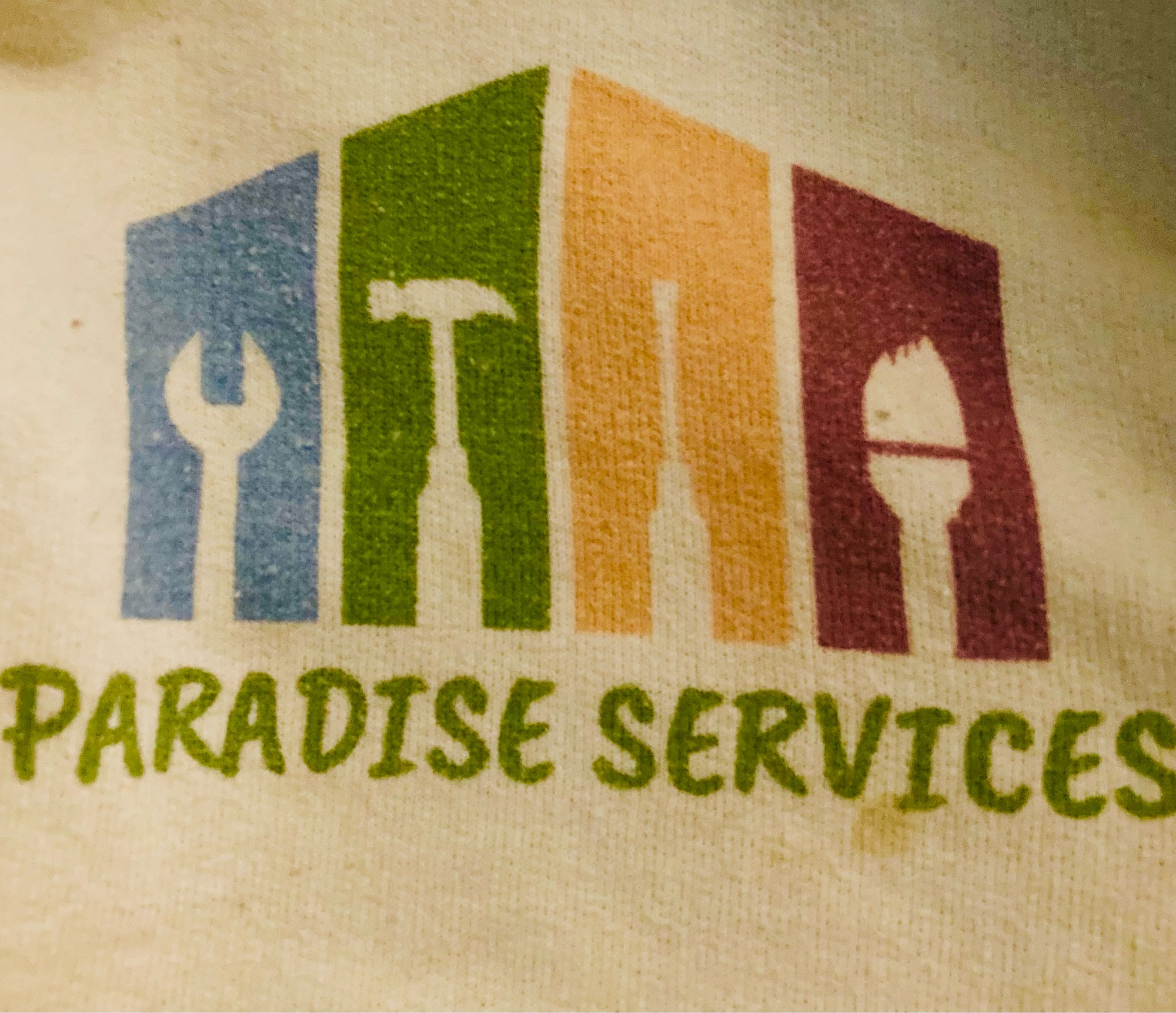 Paradise Services, LLC Logo