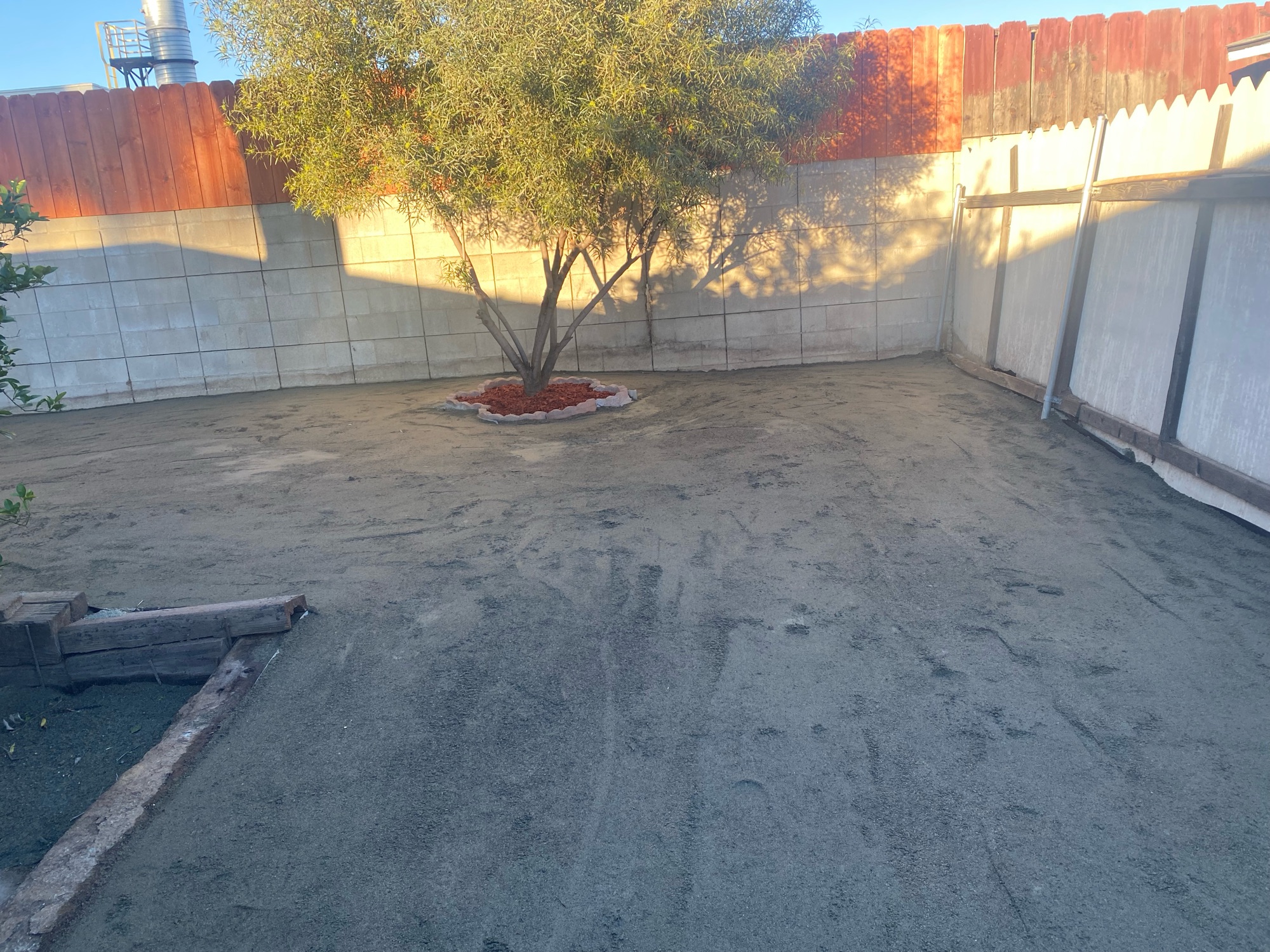 Soriano Landscaping - Unlicensed Contractor Logo