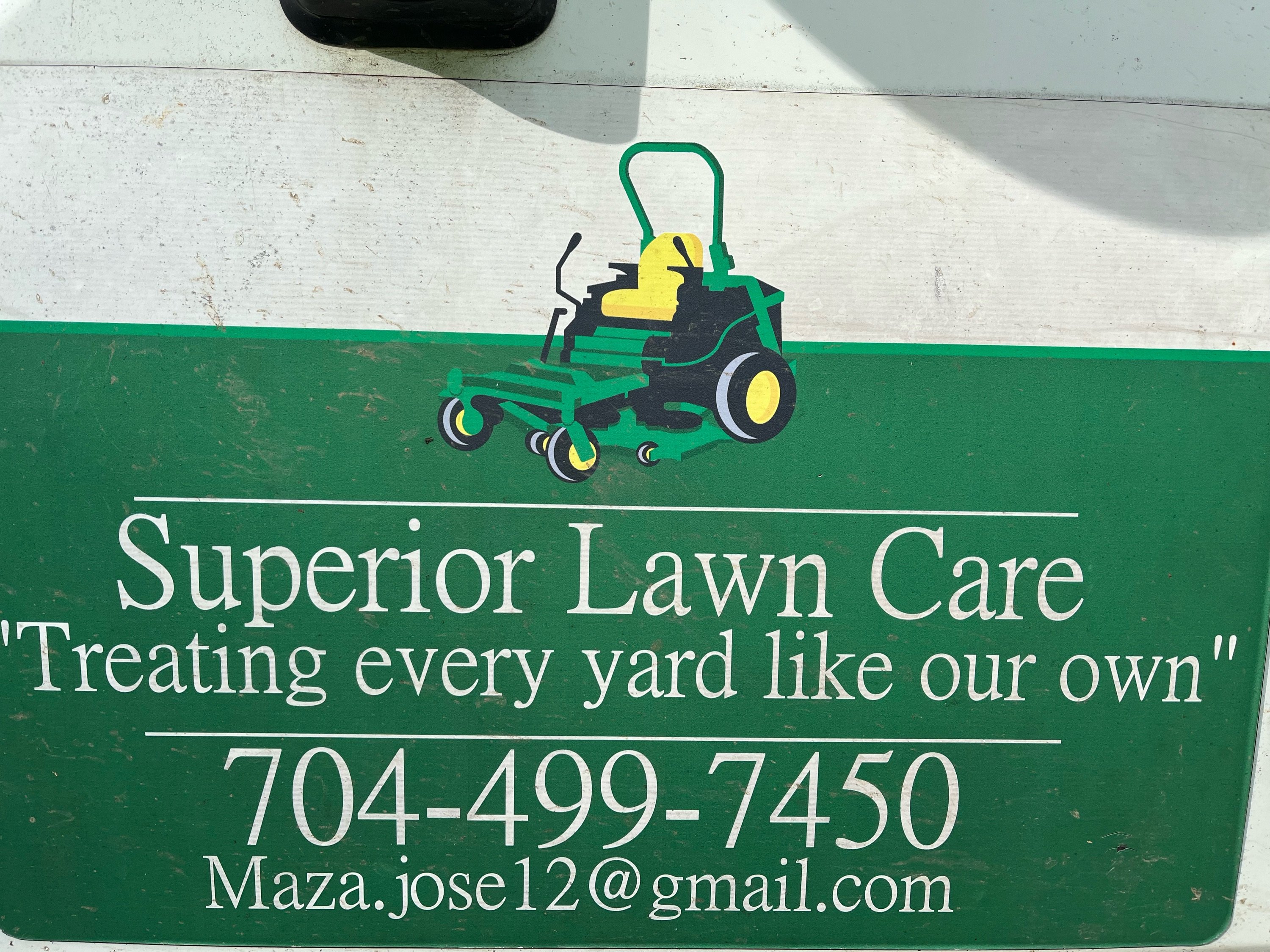 Superior Lawn Care LLC Logo