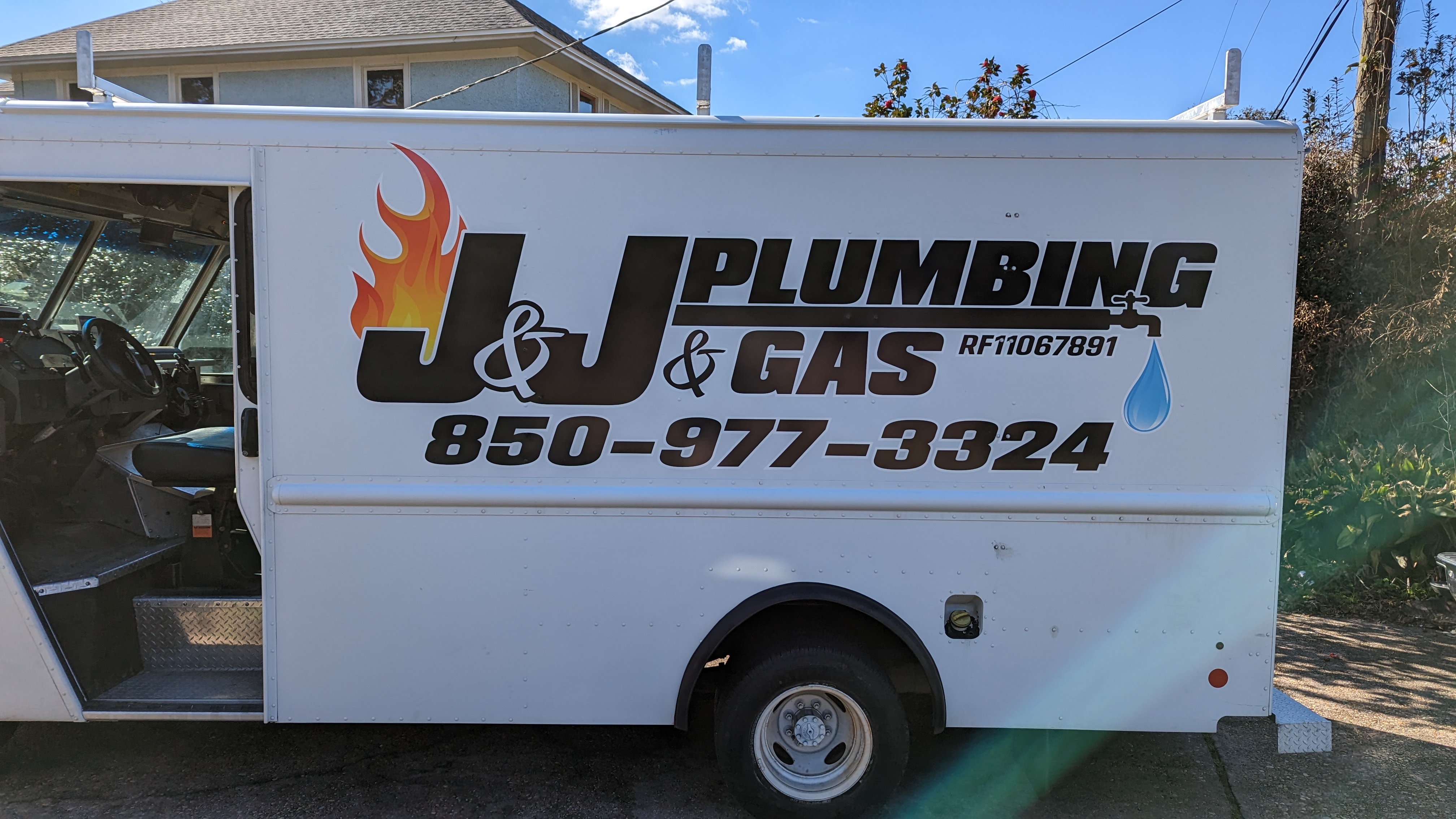 J & J Plumbing and Gas, LLC Logo