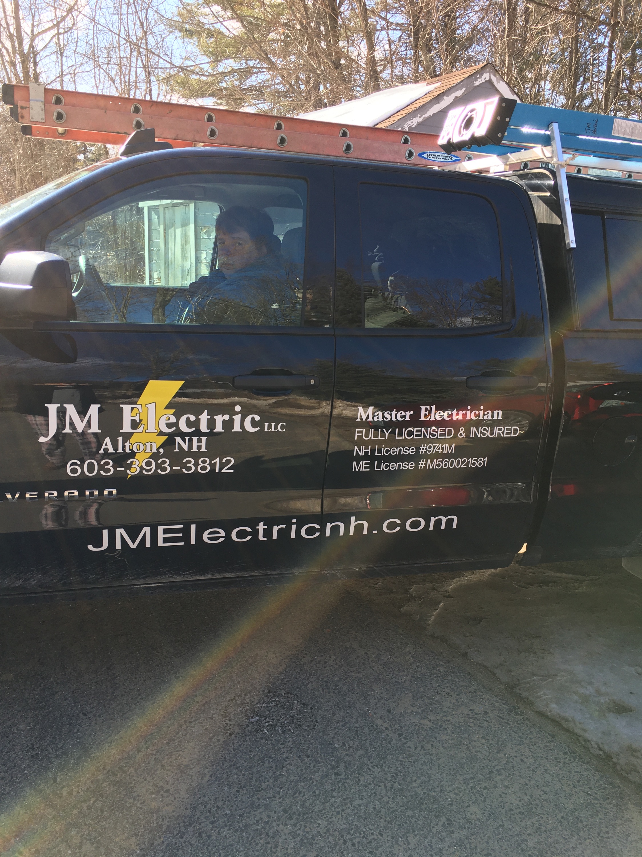 JM Electric Logo