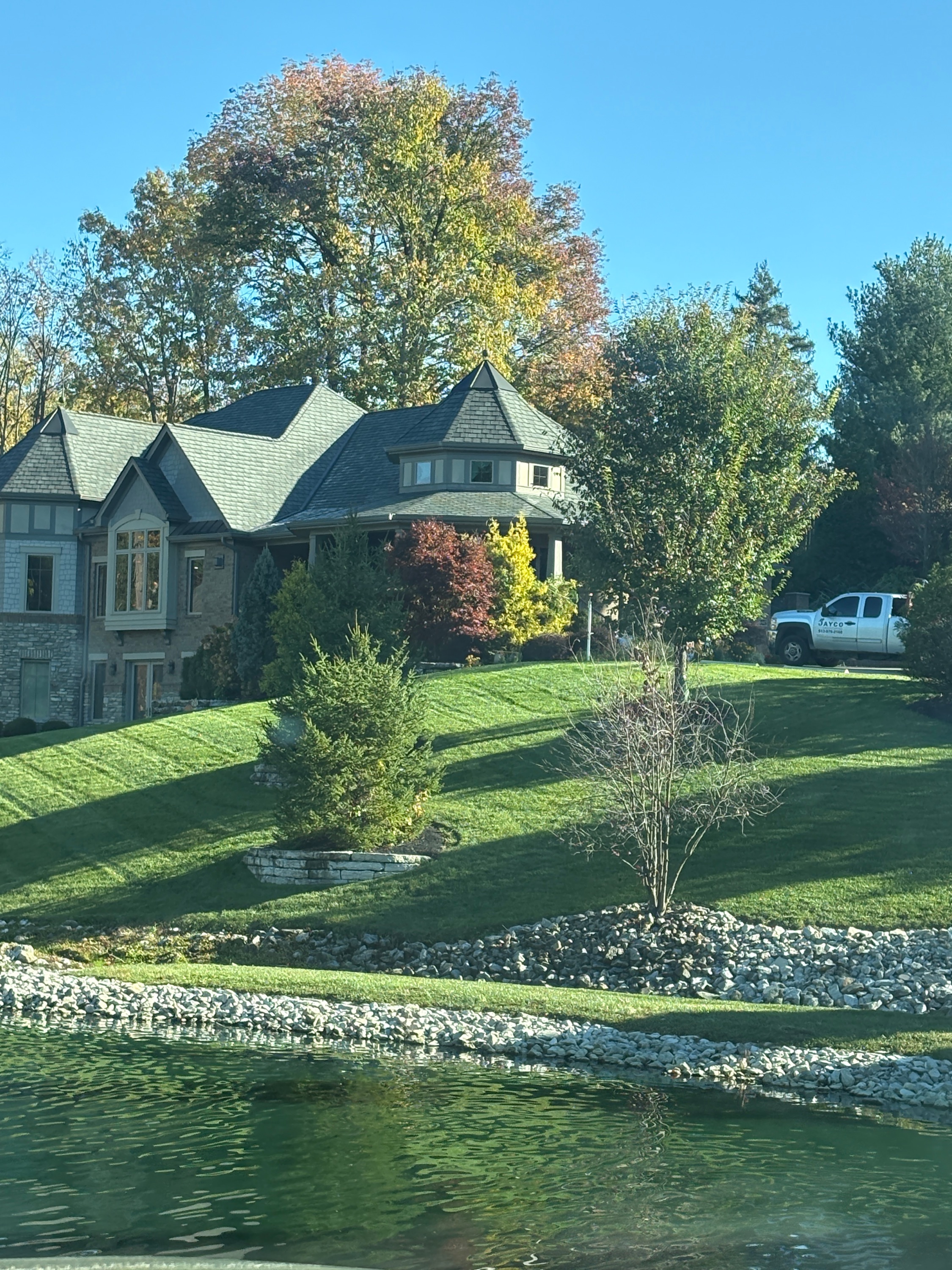 Jayco Lawncare and Landscaping Service LLC Logo