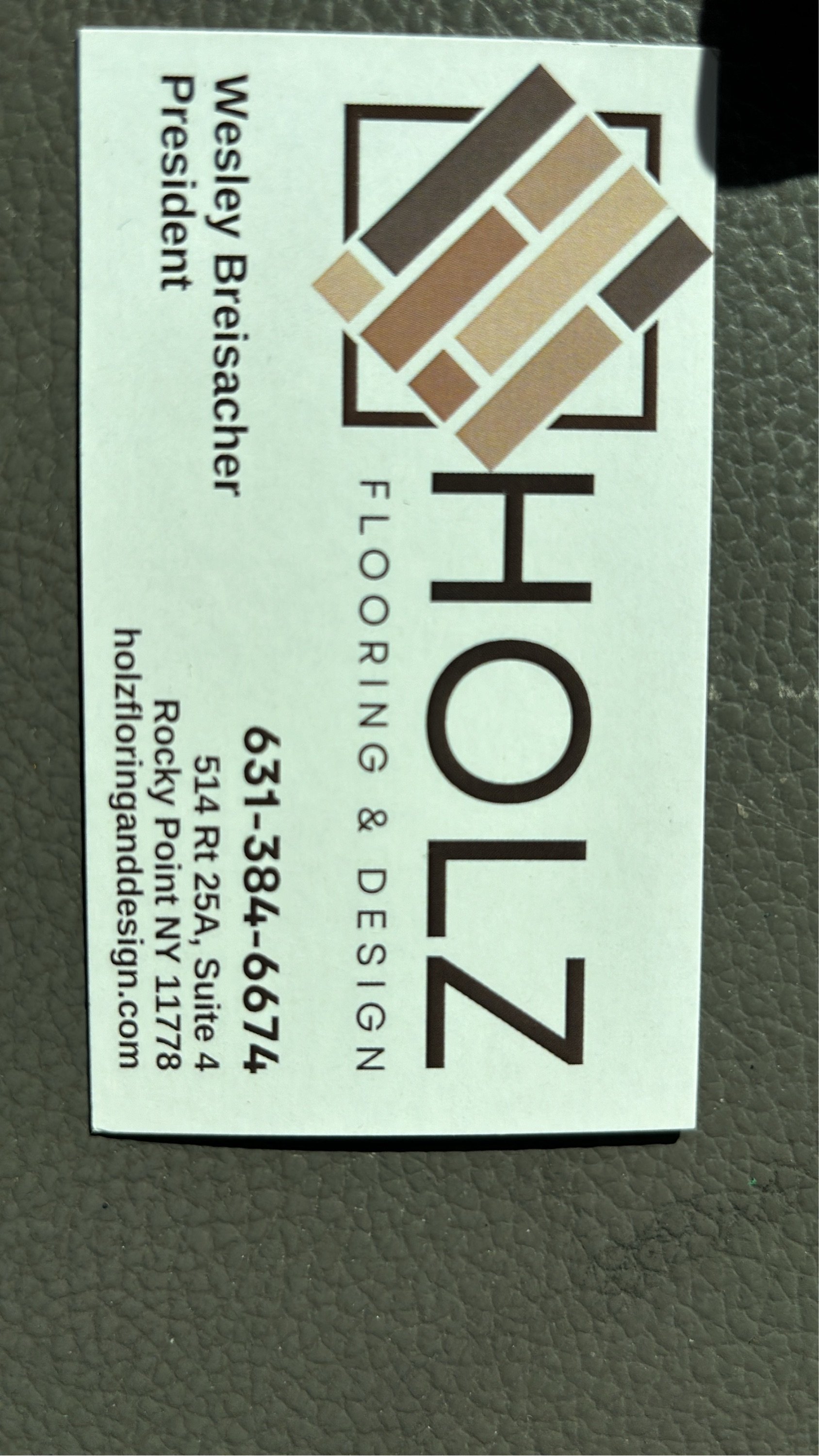 Holz Flooring & Design LLC Logo